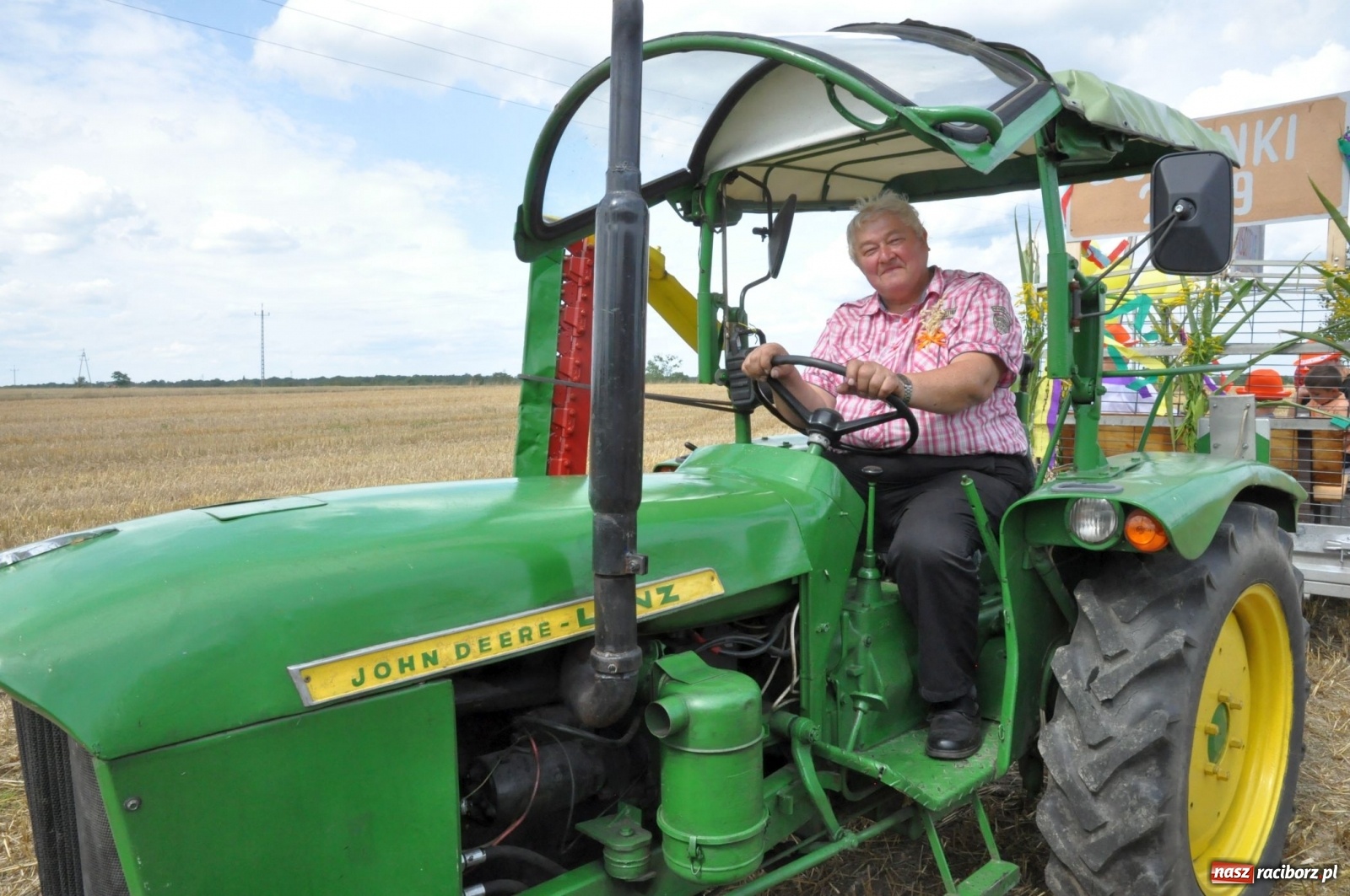 Zdjęcie w galerii na portalu naszraciborz.pl: Łańce rozpoczęły sezon dożynkowy na Raciborszczyźnie [FOTO i WIDEO] wiadomości z regionu
