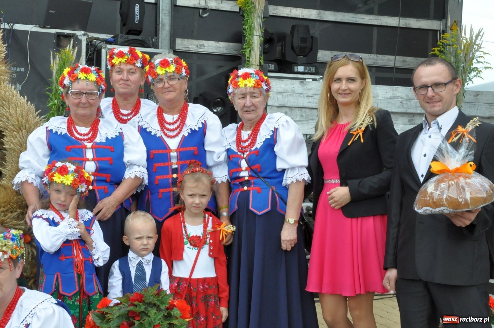 Zdjęcie w galerii na portalu naszraciborz.pl: Łańce rozpoczęły sezon dożynkowy na Raciborszczyźnie [FOTO i WIDEO] wiadomości z regionu