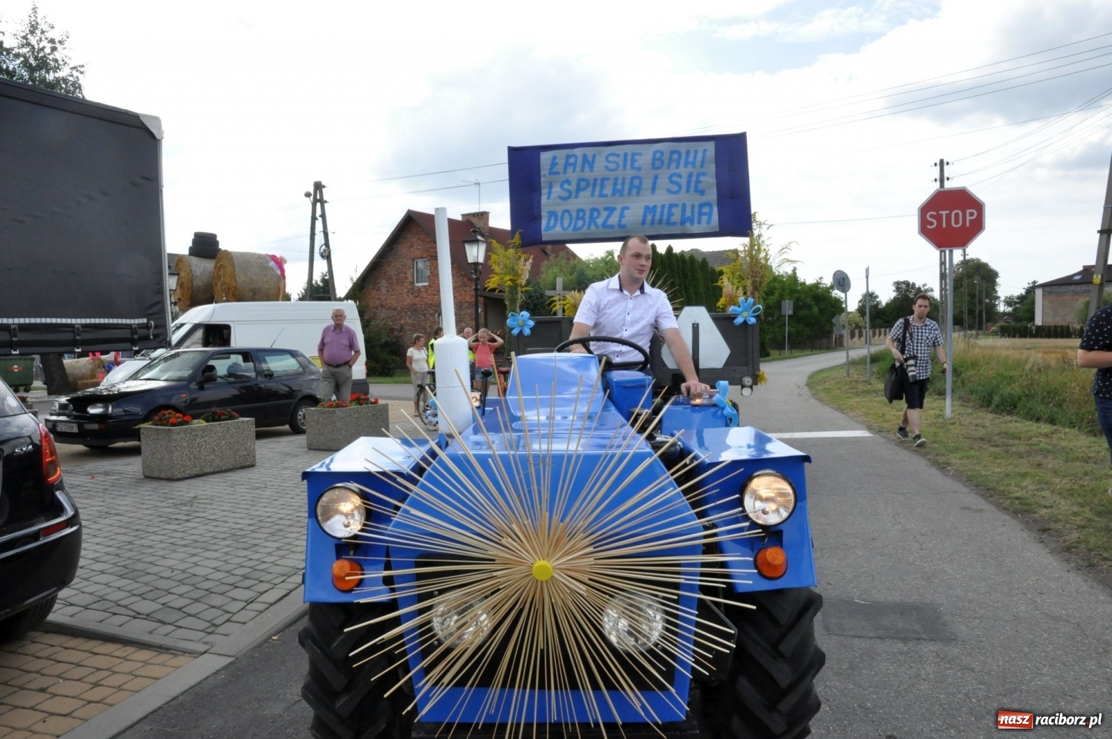 Zdjęcie w galerii na portalu naszraciborz.pl: Łańce rozpoczęły sezon dożynkowy na Raciborszczyźnie [FOTO i WIDEO] wiadomości z regionu