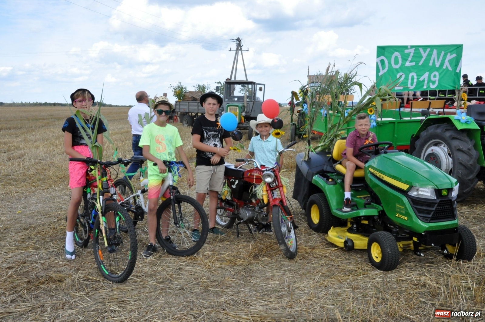 Zdjęcie w galerii na portalu naszraciborz.pl: Łańce rozpoczęły sezon dożynkowy na Raciborszczyźnie [FOTO i WIDEO] wiadomości z regionu