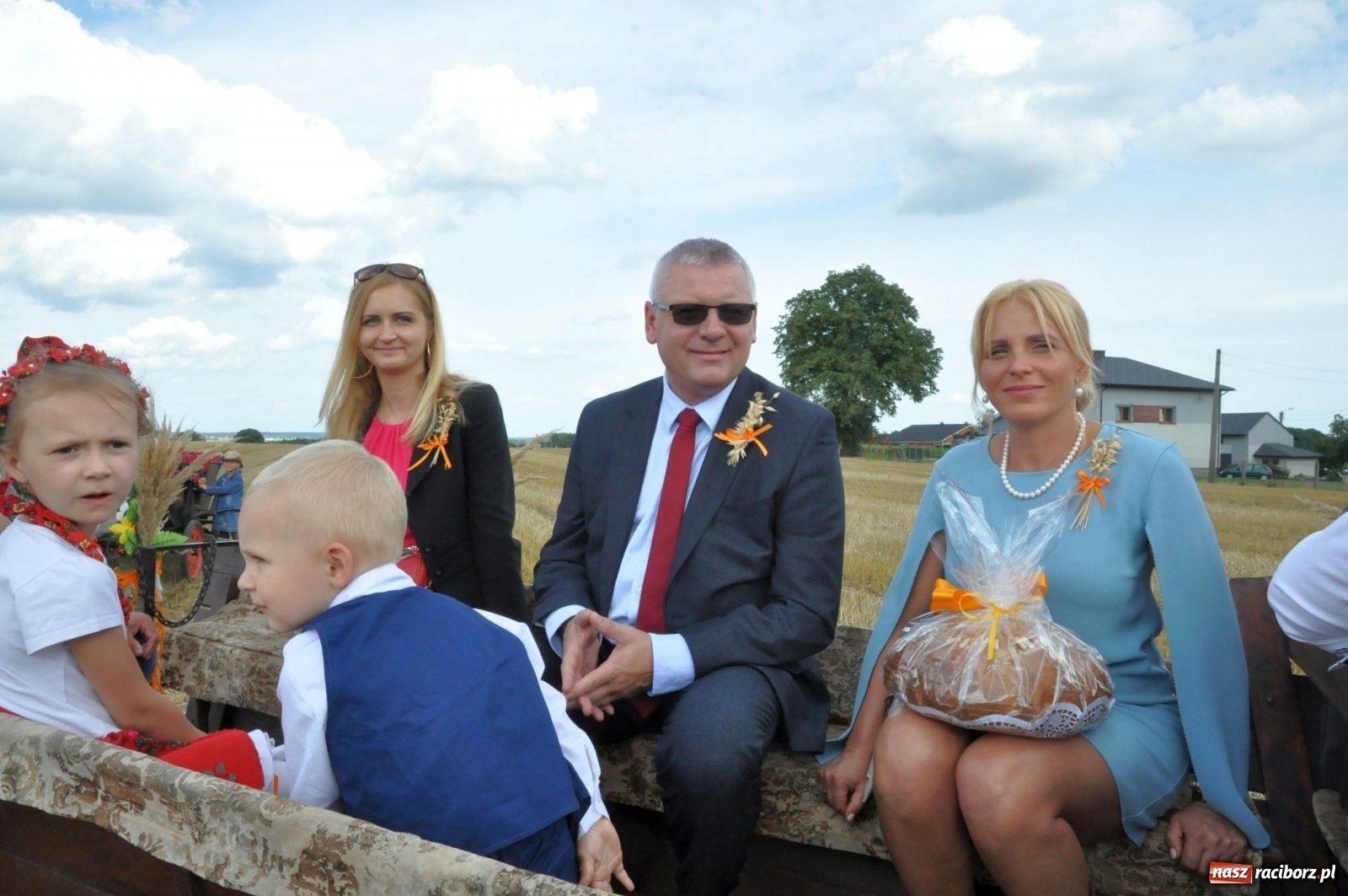 Zdjęcie w galerii na portalu naszraciborz.pl: Łańce rozpoczęły sezon dożynkowy na Raciborszczyźnie [FOTO i WIDEO] wiadomości z regionu