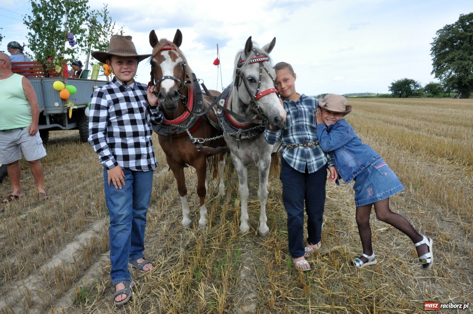 Zdjęcie w galerii na portalu naszraciborz.pl: Łańce rozpoczęły sezon dożynkowy na Raciborszczyźnie [FOTO i WIDEO] wiadomości z regionu