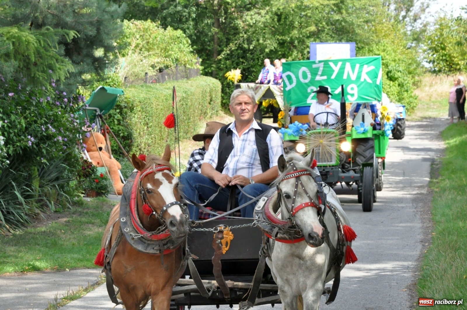 Zdjęcie w galerii na portalu naszraciborz.pl: Łańce rozpoczęły sezon dożynkowy na Raciborszczyźnie [FOTO i WIDEO] wiadomości z regionu