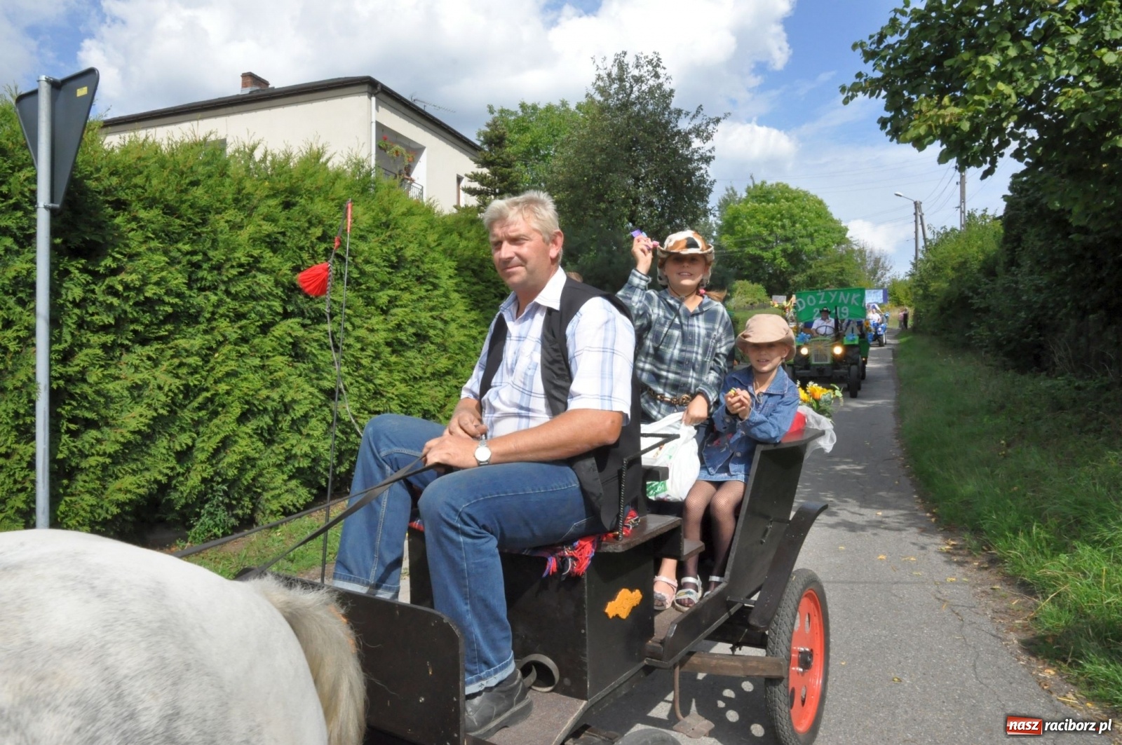 Zdjęcie w galerii na portalu naszraciborz.pl: Łańce rozpoczęły sezon dożynkowy na Raciborszczyźnie [FOTO i WIDEO] wiadomości z regionu