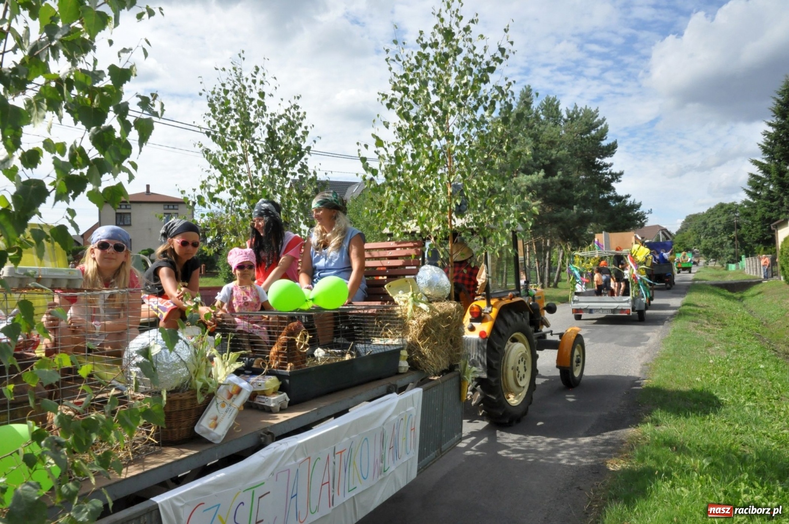Zdjęcie w galerii na portalu naszraciborz.pl: Łańce rozpoczęły sezon dożynkowy na Raciborszczyźnie [FOTO i WIDEO] wiadomości z regionu