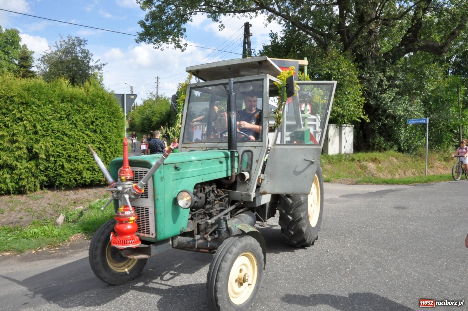 Zdjęcie w galerii na portalu naszraciborz.pl: Łańce rozpoczęły sezon dożynkowy na Raciborszczyźnie [FOTO i WIDEO] wiadomości z regionu