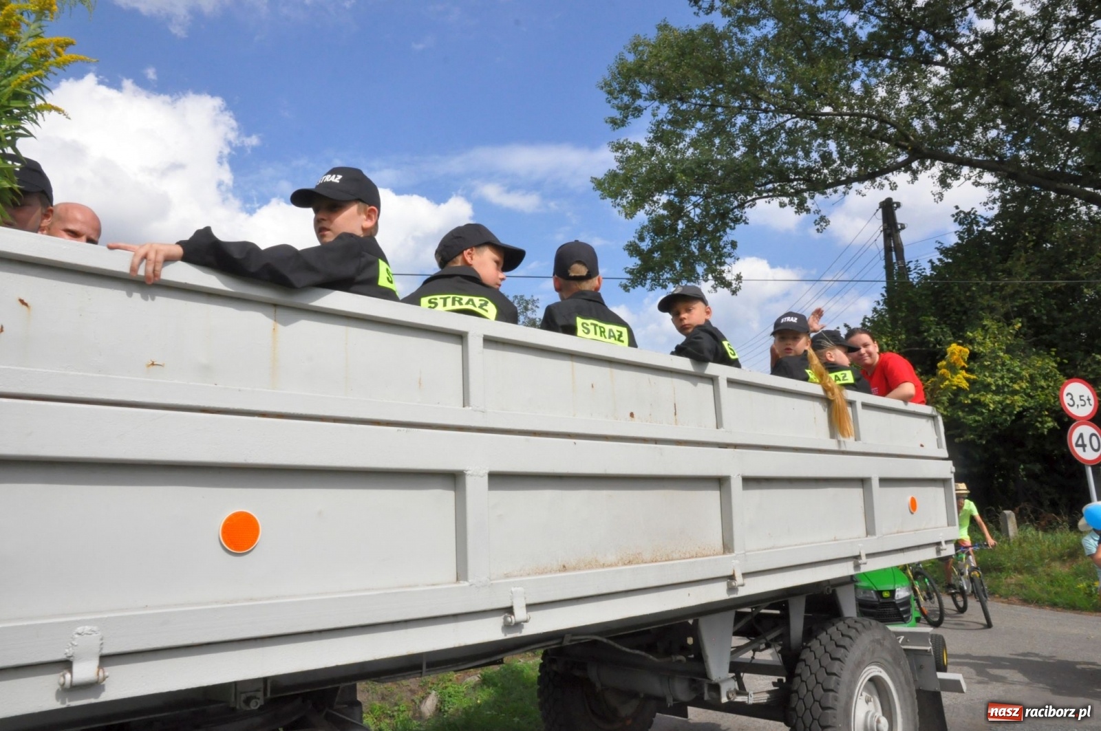Zdjęcie w galerii na portalu naszraciborz.pl: Łańce rozpoczęły sezon dożynkowy na Raciborszczyźnie [FOTO i WIDEO] wiadomości z regionu