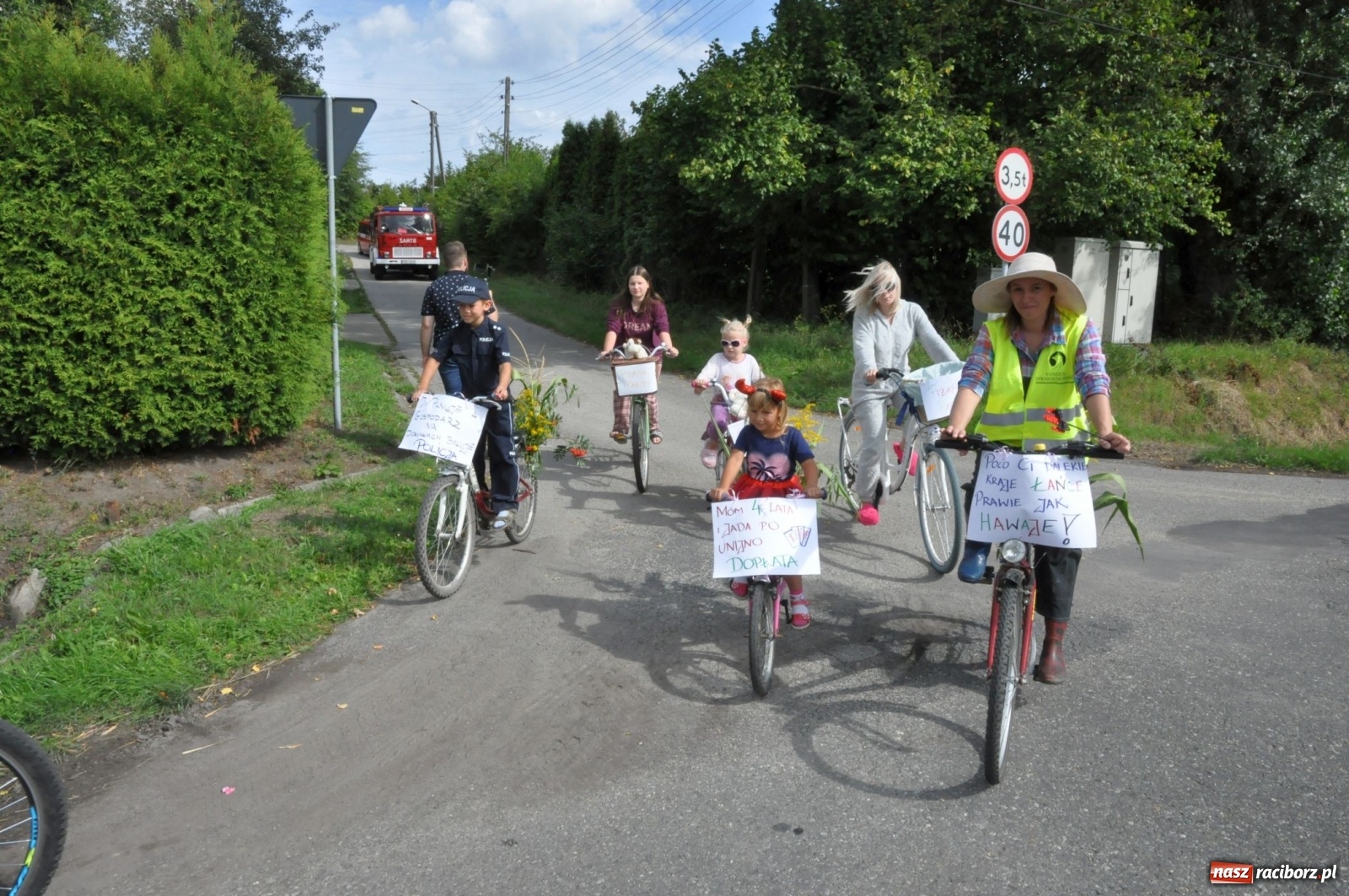 Zdjęcie w galerii na portalu naszraciborz.pl: Łańce rozpoczęły sezon dożynkowy na Raciborszczyźnie [FOTO i WIDEO] wiadomości z regionu