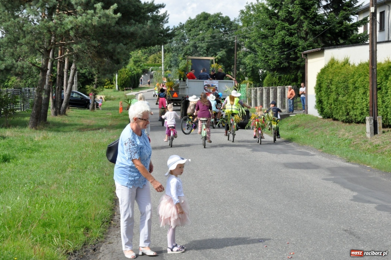 Zdjęcie w galerii na portalu naszraciborz.pl: Łańce rozpoczęły sezon dożynkowy na Raciborszczyźnie [FOTO i WIDEO] wiadomości z regionu