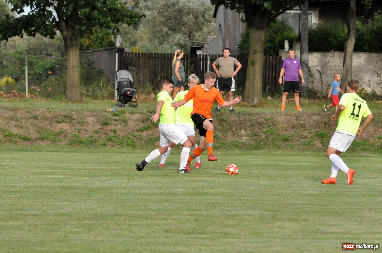 Zdjęcie w galerii na portalu naszraciborz.pl: KS Rafako w poważnym kryzysie. Poległo z Czyżowicami [FOTO i WIDEO] wiadomości z regionu