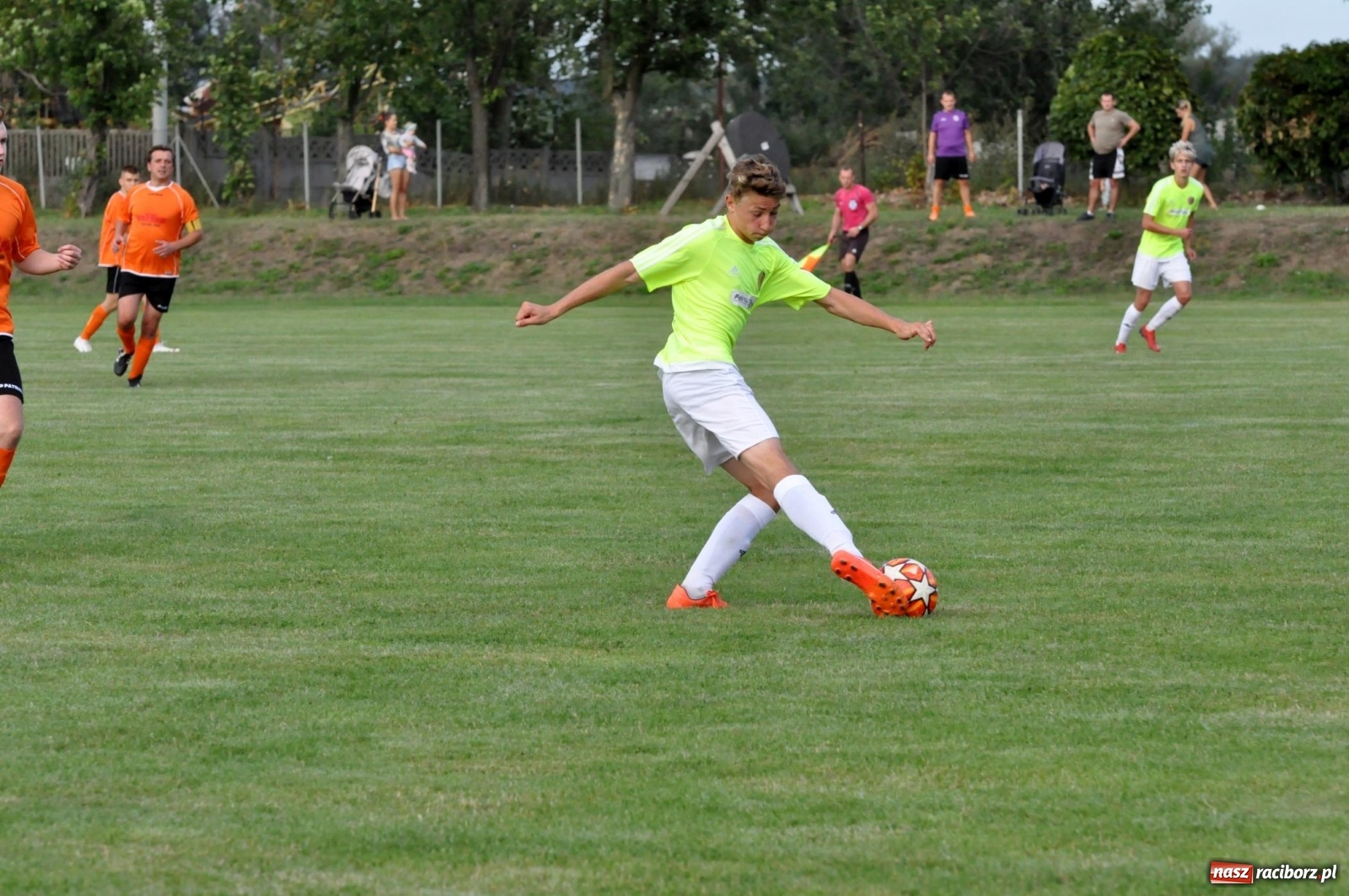 Zdjęcie w galerii na portalu naszraciborz.pl: KS Rafako w poważnym kryzysie. Poległo z Czyżowicami [FOTO i WIDEO] wiadomości z regionu