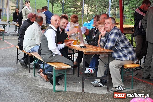 Zdjęcie w galerii na portalu naszraciborz.pl: Biskup święcił pojazdy z trójkołowca wiadomości z regionu