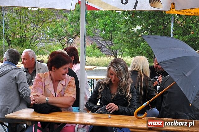 Zdjęcie w galerii na portalu naszraciborz.pl: Biskup święcił pojazdy z trójkołowca wiadomości z regionu