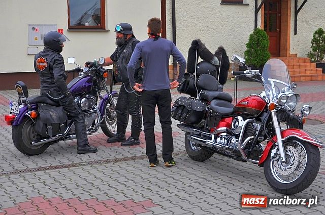 Zdjęcie w galerii na portalu naszraciborz.pl: Biskup święcił pojazdy z trójkołowca wiadomości z regionu