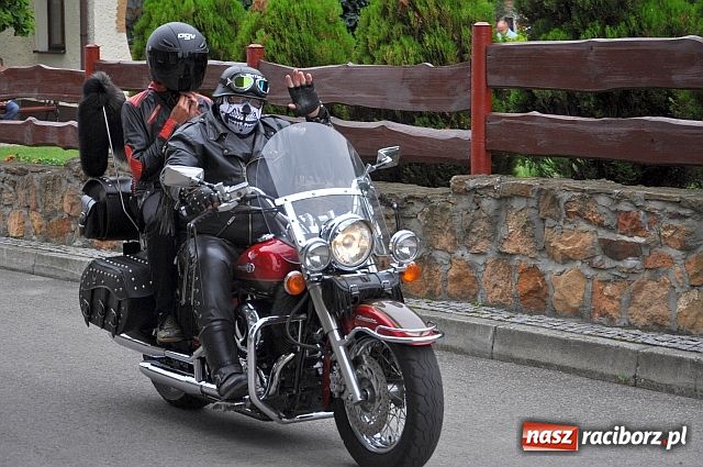 Zdjęcie w galerii na portalu naszraciborz.pl: Biskup święcił pojazdy z trójkołowca wiadomości z regionu