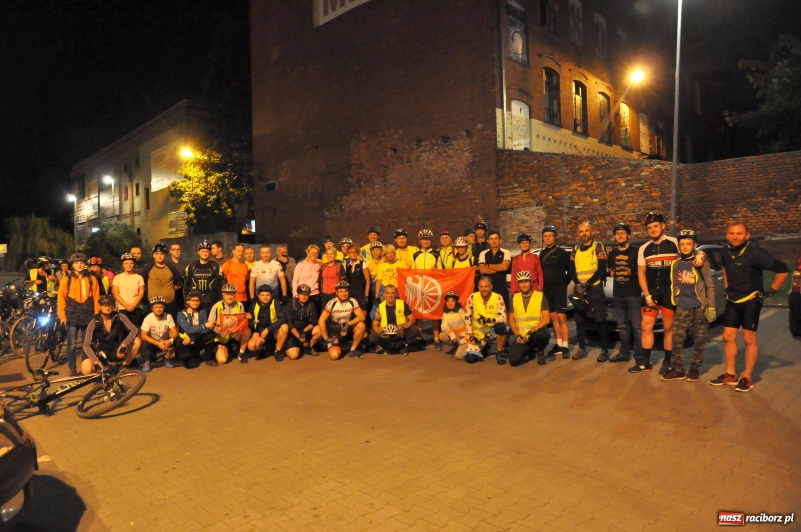 Zdjęcie w galerii na portalu naszraciborz.pl: I Raciborska Nocka Rowerowa [FOTO i WIDEO]  wiadomości z regionu