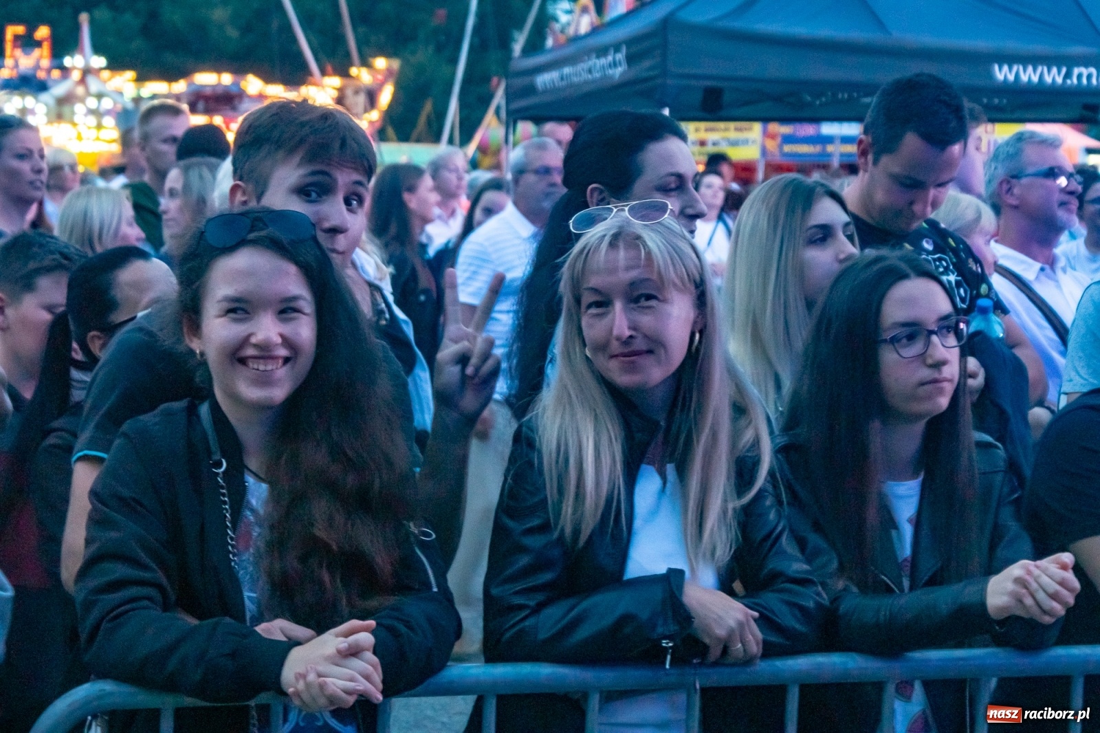 Zdjęcie w galerii na portalu naszraciborz.pl: Memoriał 2019: Feel porwał raciborzan do zabawy [FOTO i WIDEO] wiadomości z regionu