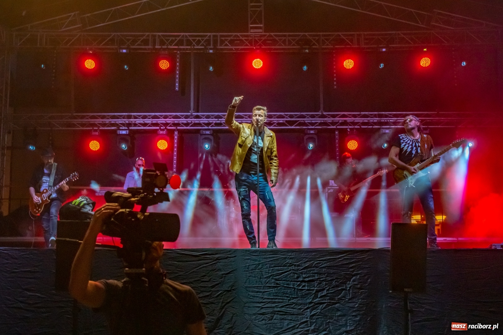 Zdjęcie w galerii na portalu naszraciborz.pl: Memoriał 2019: Feel porwał raciborzan do zabawy [FOTO i WIDEO] wiadomości z regionu