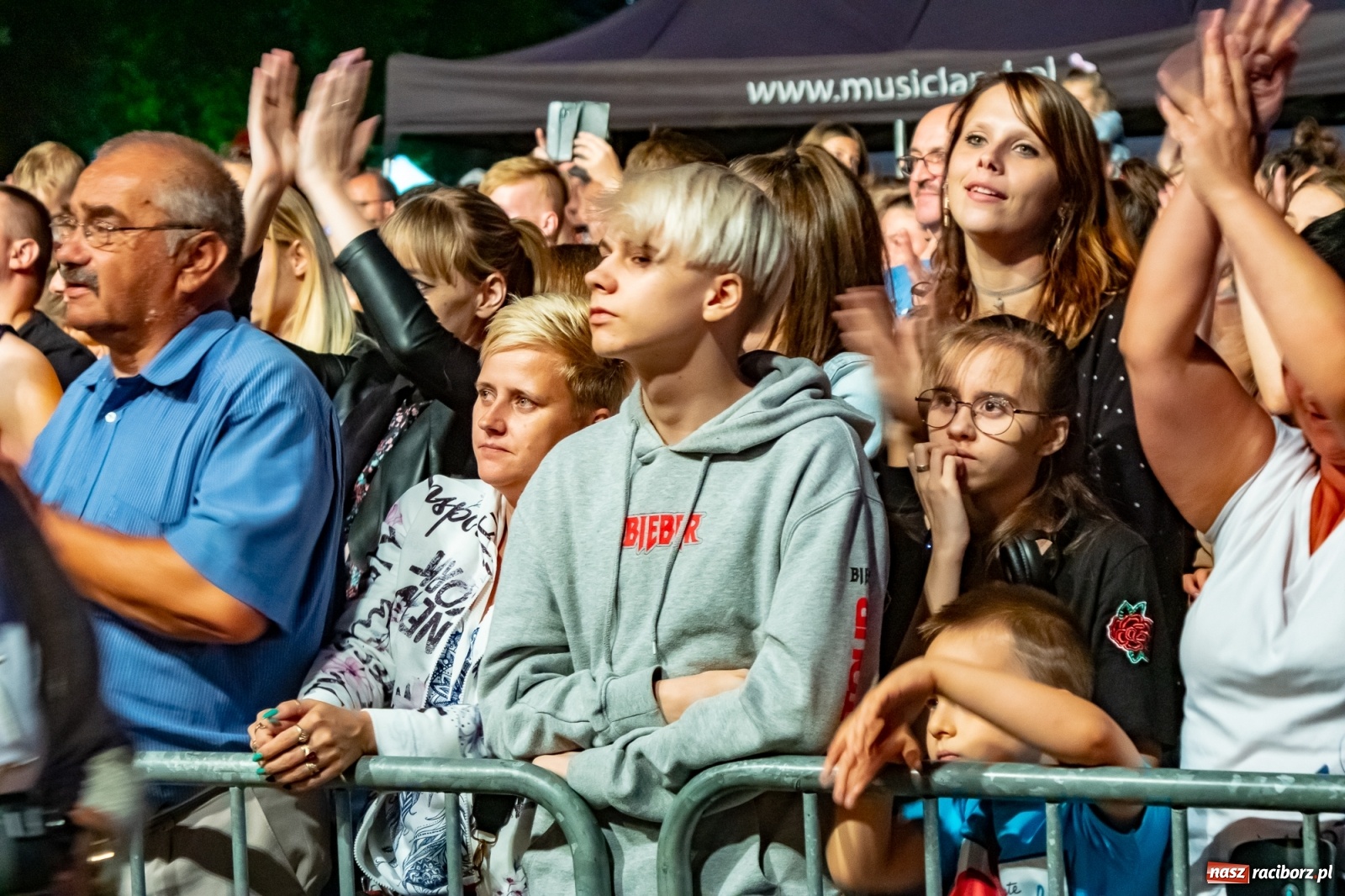 Zdjęcie w galerii na portalu naszraciborz.pl: Memoriał 2019: Feel porwał raciborzan do zabawy [FOTO i WIDEO] wiadomości z regionu