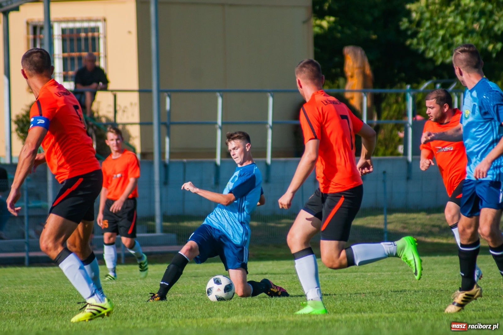 Zdjęcie w galerii na portalu naszraciborz.pl: Jak Feniks z popiołów. Chałupki pokonały Rudy [FOTO i WIDEO] wiadomości z regionu