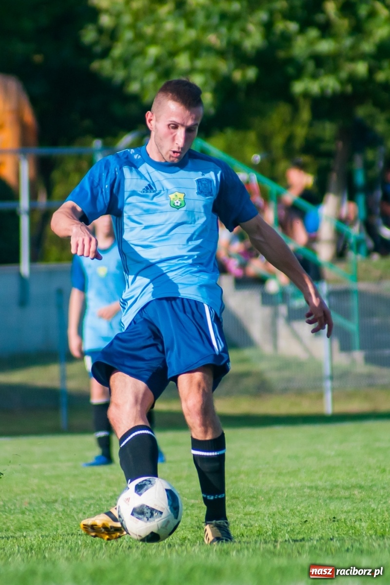Zdjęcie w galerii na portalu naszraciborz.pl: Jak Feniks z popiołów. Chałupki pokonały Rudy [FOTO i WIDEO] wiadomości z regionu