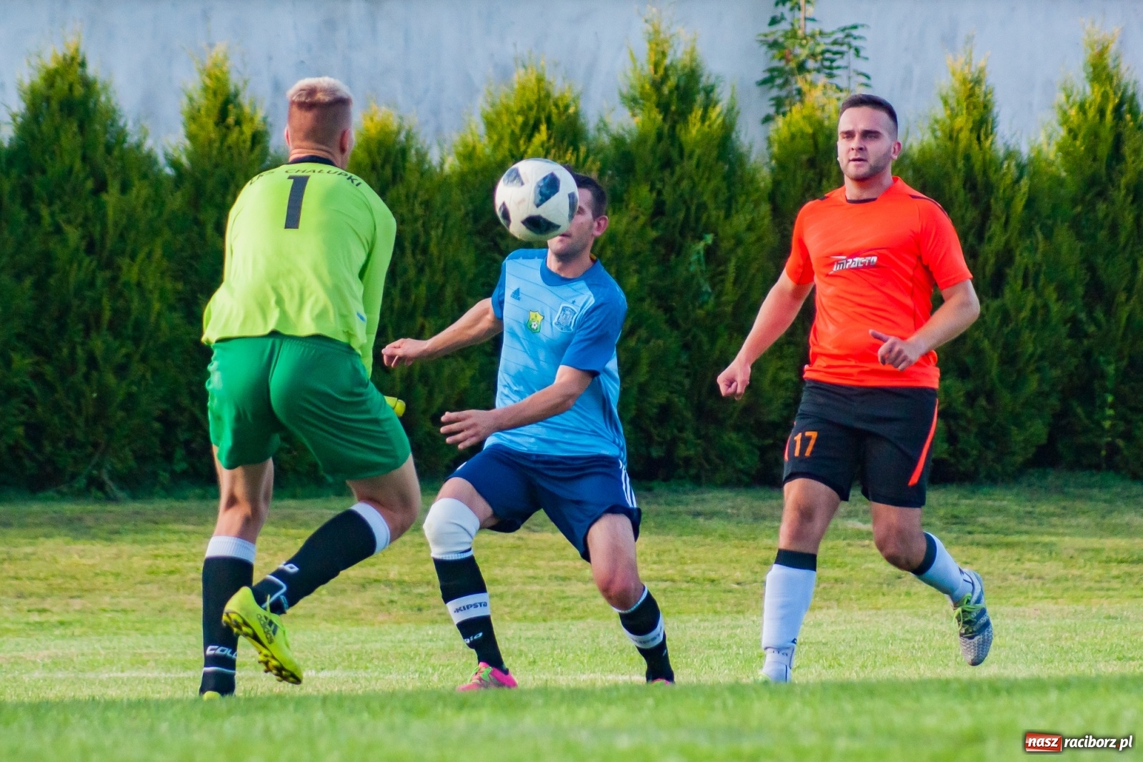 Zdjęcie w galerii na portalu naszraciborz.pl: Jak Feniks z popiołów. Chałupki pokonały Rudy [FOTO i WIDEO] wiadomości z regionu