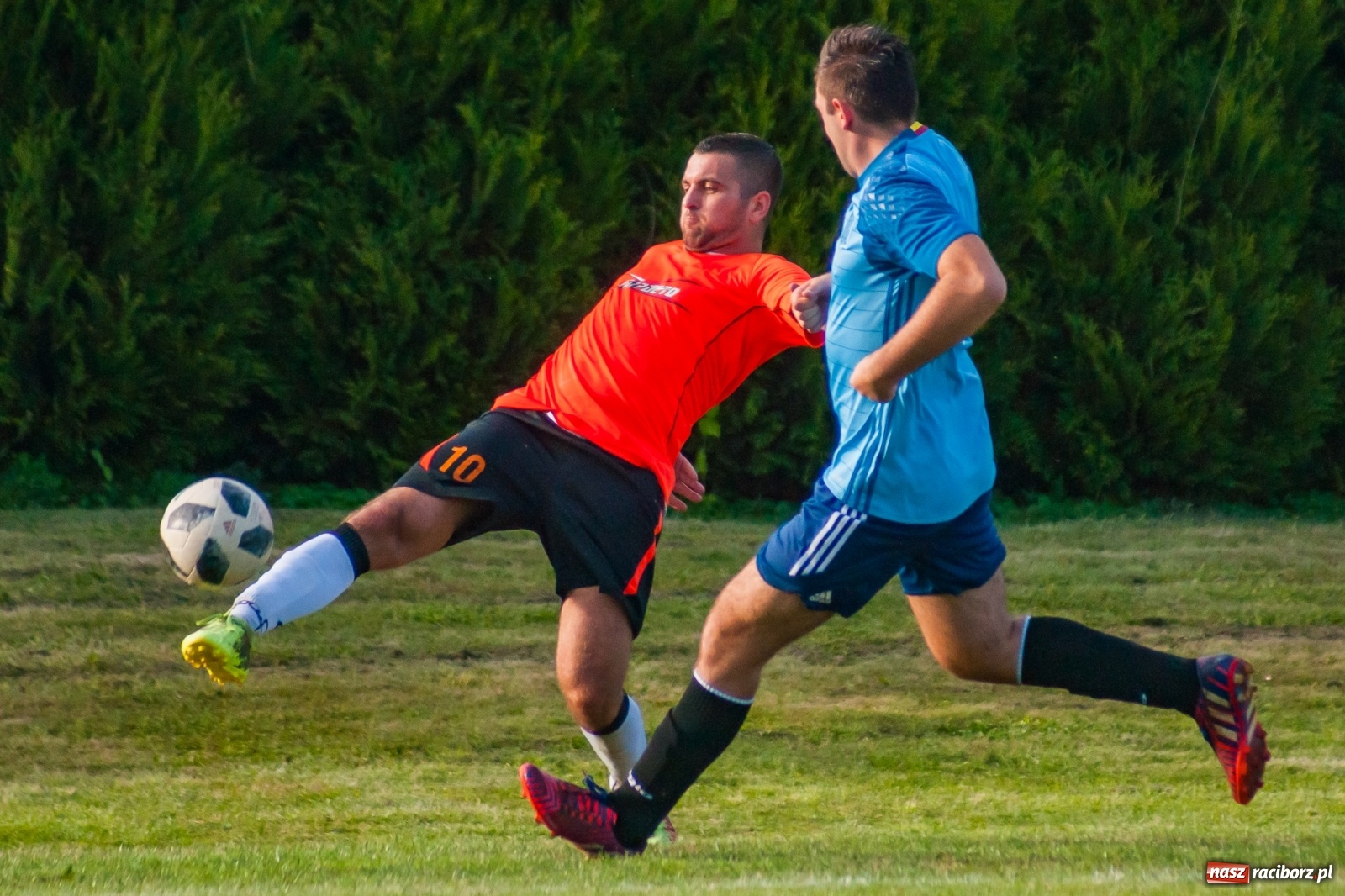 Zdjęcie w galerii na portalu naszraciborz.pl: Jak Feniks z popiołów. Chałupki pokonały Rudy [FOTO i WIDEO] wiadomości z regionu