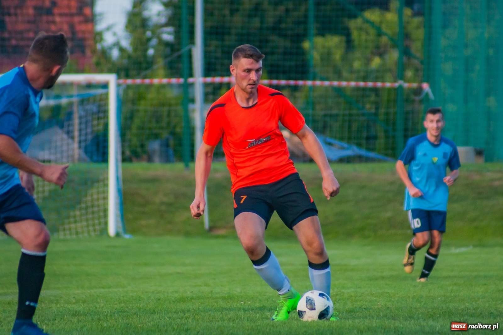 Zdjęcie w galerii na portalu naszraciborz.pl: Jak Feniks z popiołów. Chałupki pokonały Rudy [FOTO i WIDEO] wiadomości z regionu