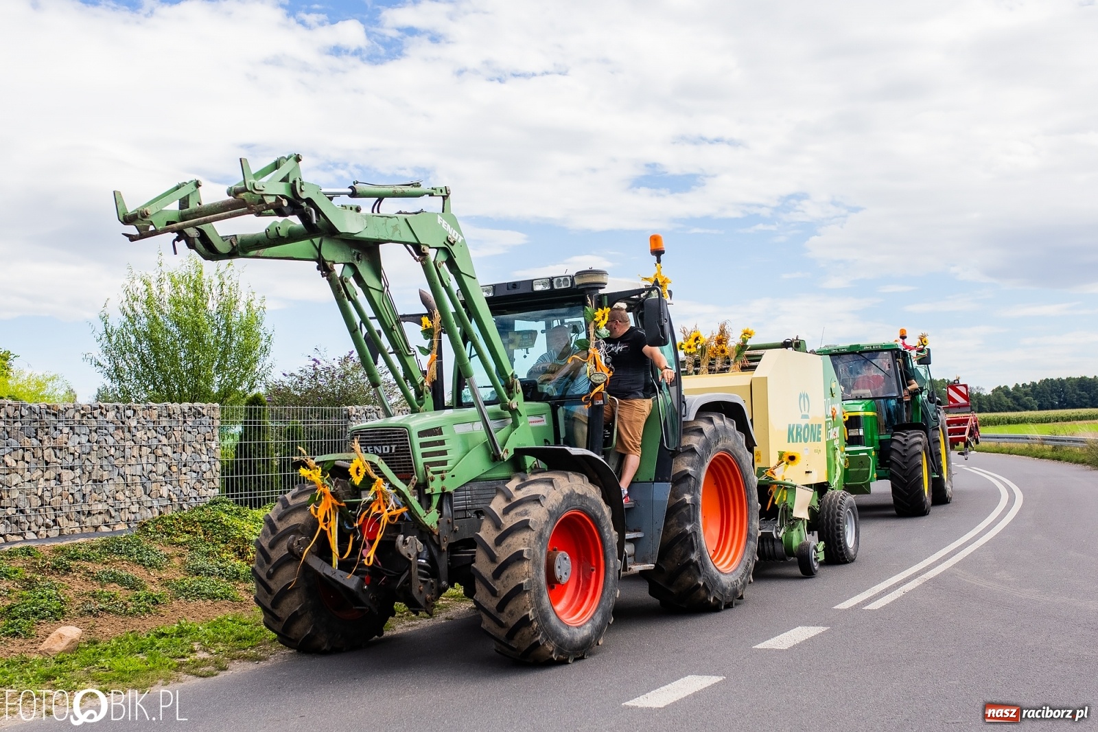 Zdjęcie w galerii na portalu naszraciborz.pl: Kolorowy korowód dożynkowy w Makowie [FOTO i WIDEO] wiadomości z regionu