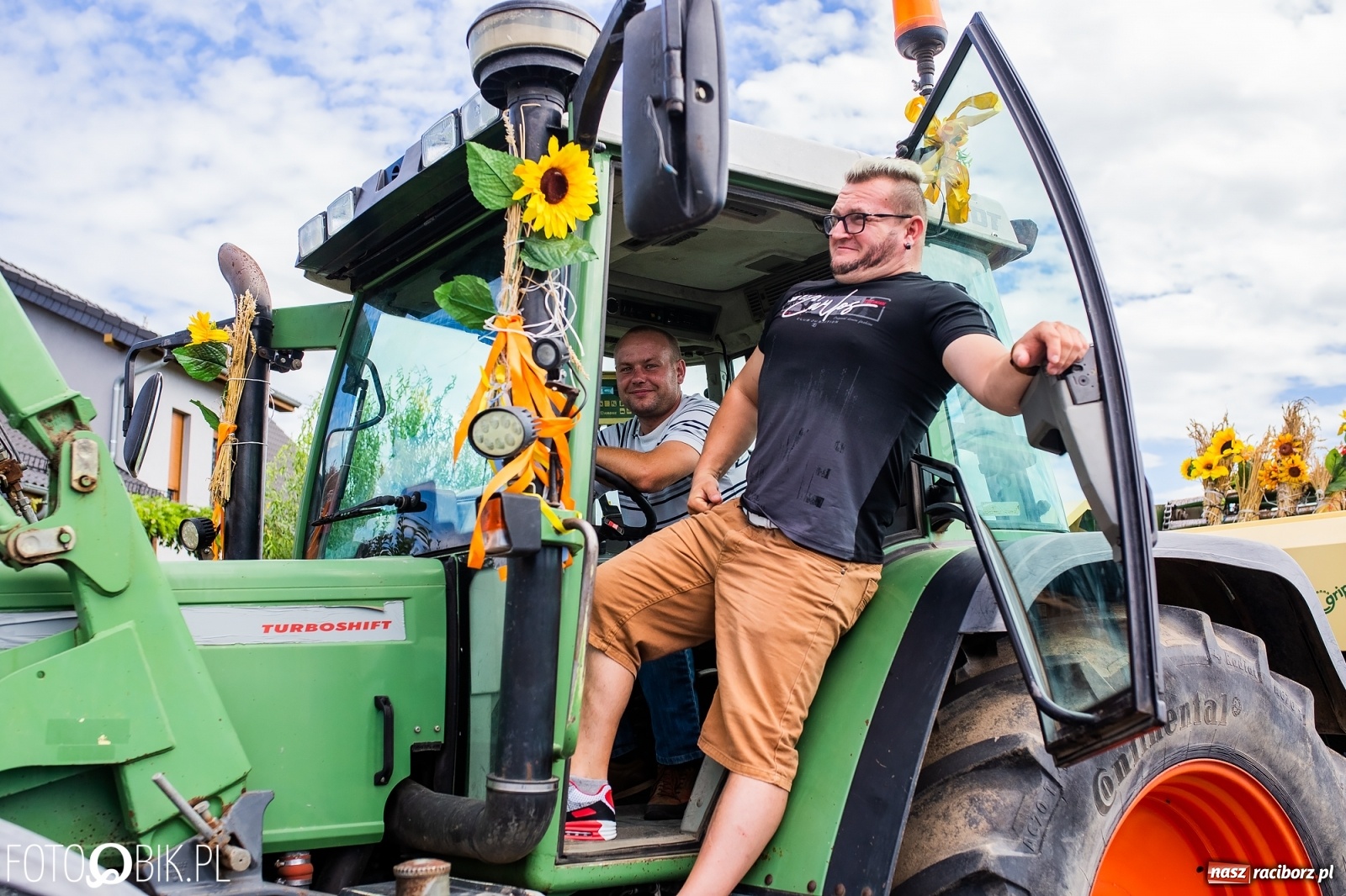Zdjęcie w galerii na portalu naszraciborz.pl: Kolorowy korowód dożynkowy w Makowie [FOTO i WIDEO] wiadomości z regionu
