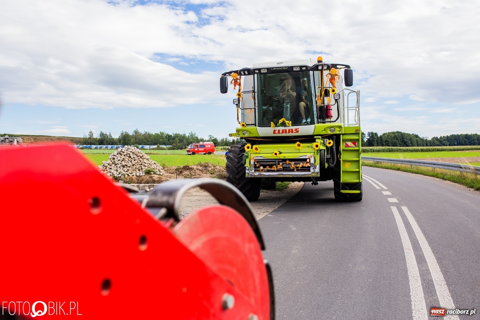 Zdjęcie w galerii na portalu naszraciborz.pl: Kolorowy korowód dożynkowy w Makowie [FOTO i WIDEO] wiadomości z regionu