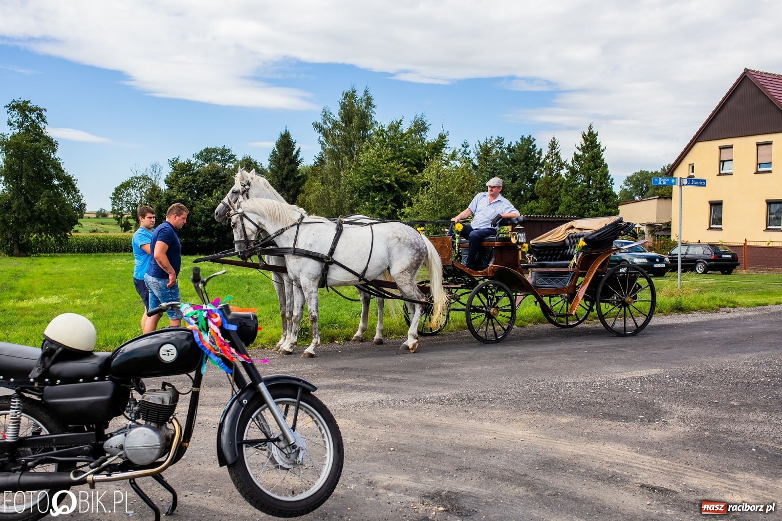 Zdjęcie w galerii na portalu naszraciborz.pl: Kolorowy korowód dożynkowy w Makowie [FOTO i WIDEO] wiadomości z regionu