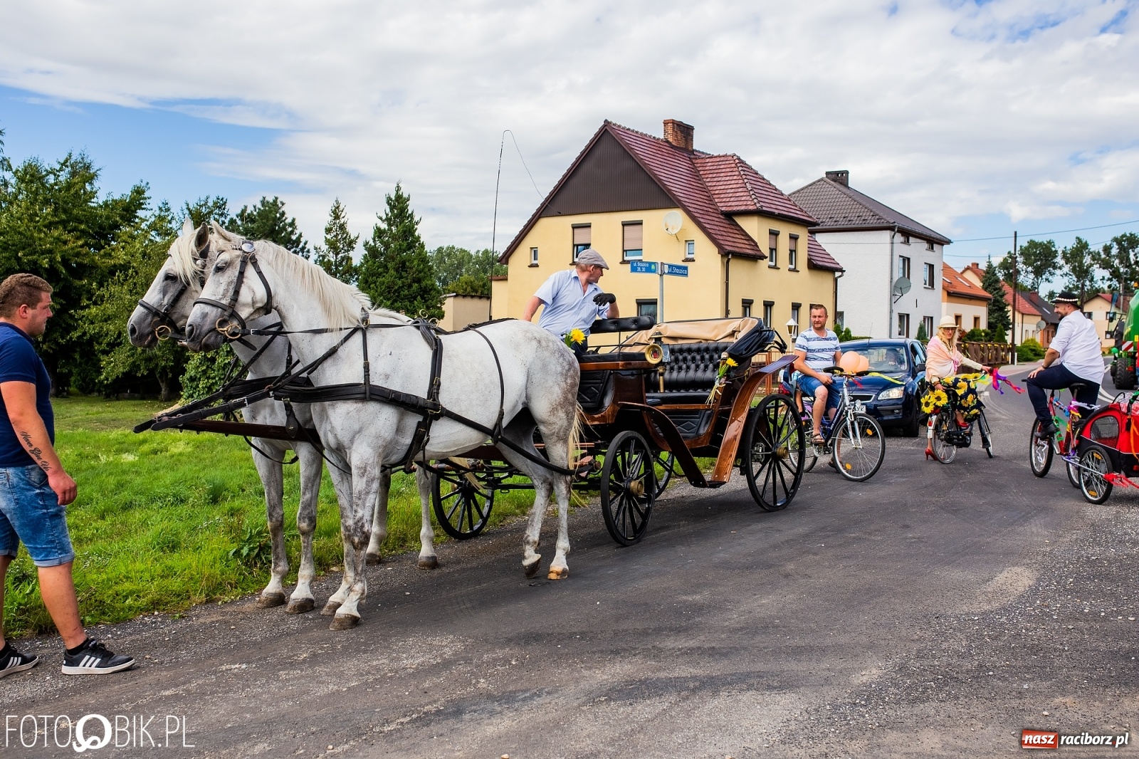 Zdjęcie w galerii na portalu naszraciborz.pl: Kolorowy korowód dożynkowy w Makowie [FOTO i WIDEO] wiadomości z regionu
