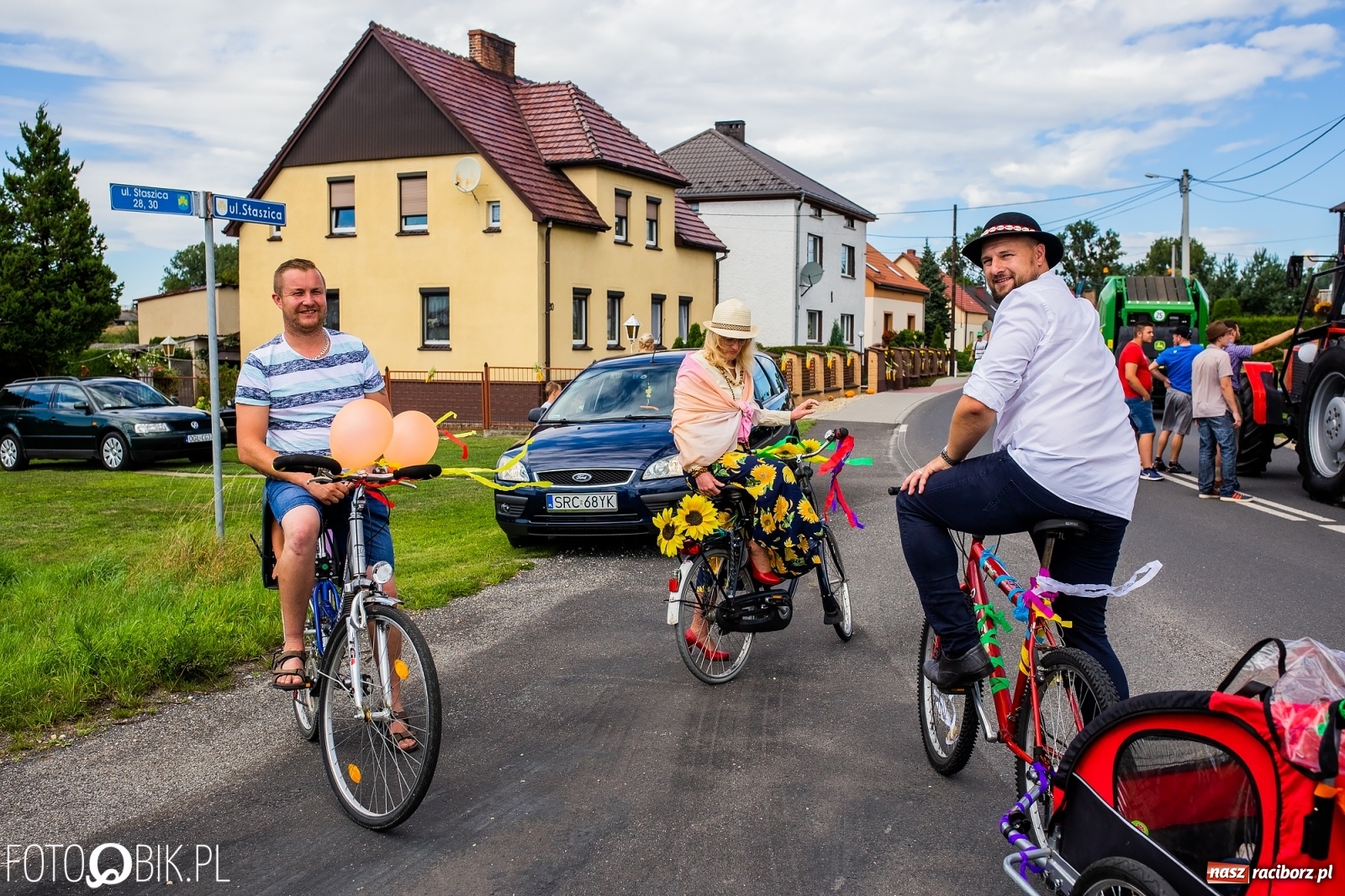 Zdjęcie w galerii na portalu naszraciborz.pl: Kolorowy korowód dożynkowy w Makowie [FOTO i WIDEO] wiadomości z regionu