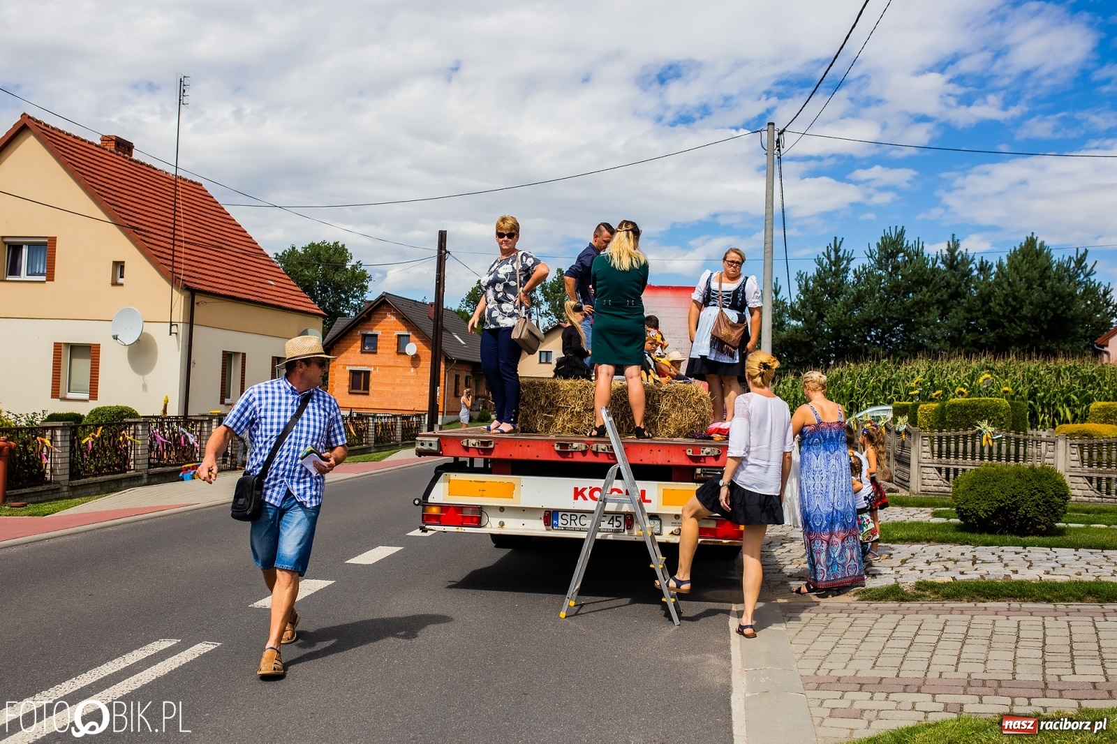 Zdjęcie w galerii na portalu naszraciborz.pl: Kolorowy korowód dożynkowy w Makowie [FOTO i WIDEO] wiadomości z regionu