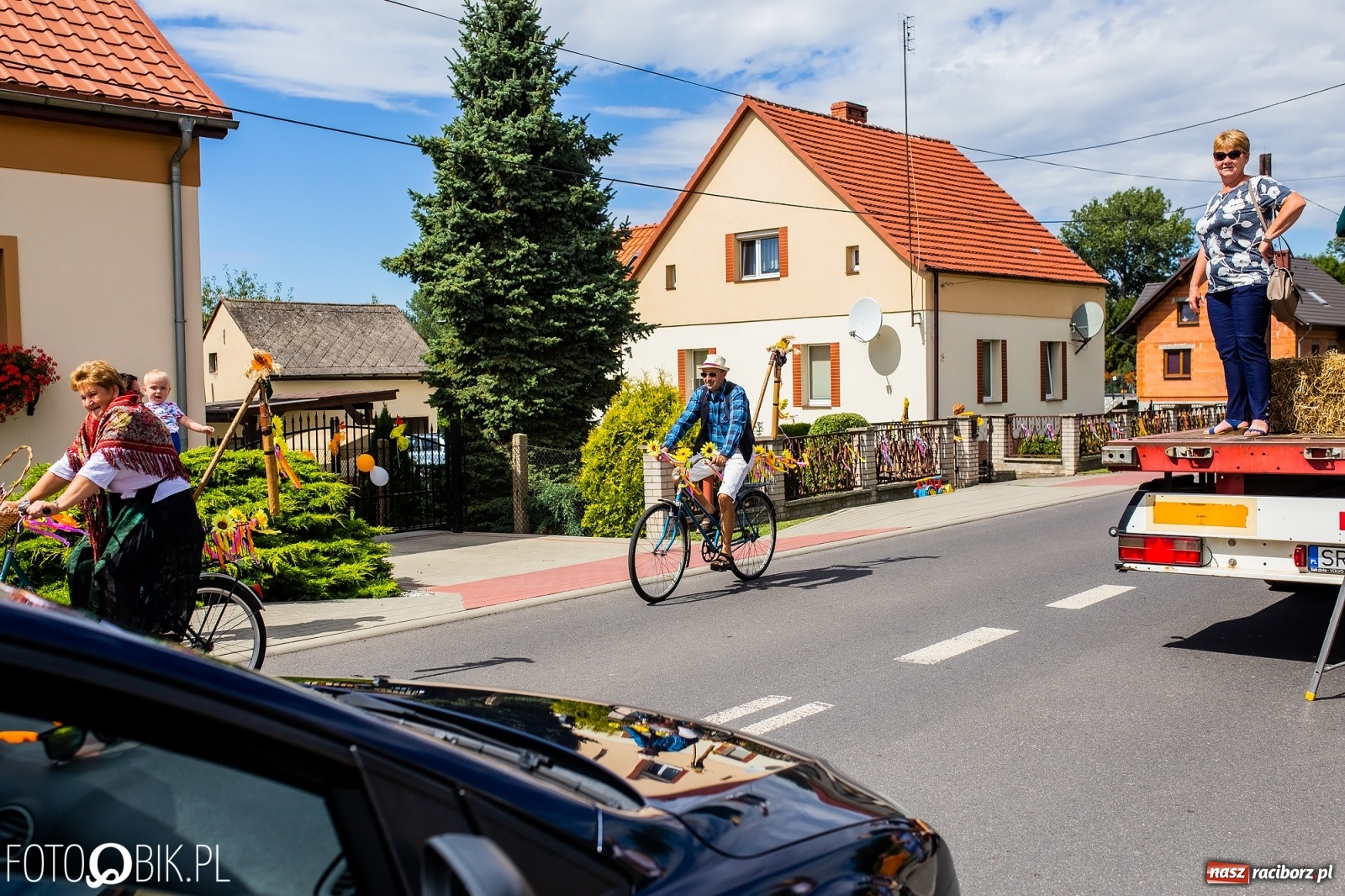Zdjęcie w galerii na portalu naszraciborz.pl: Kolorowy korowód dożynkowy w Makowie [FOTO i WIDEO] wiadomości z regionu