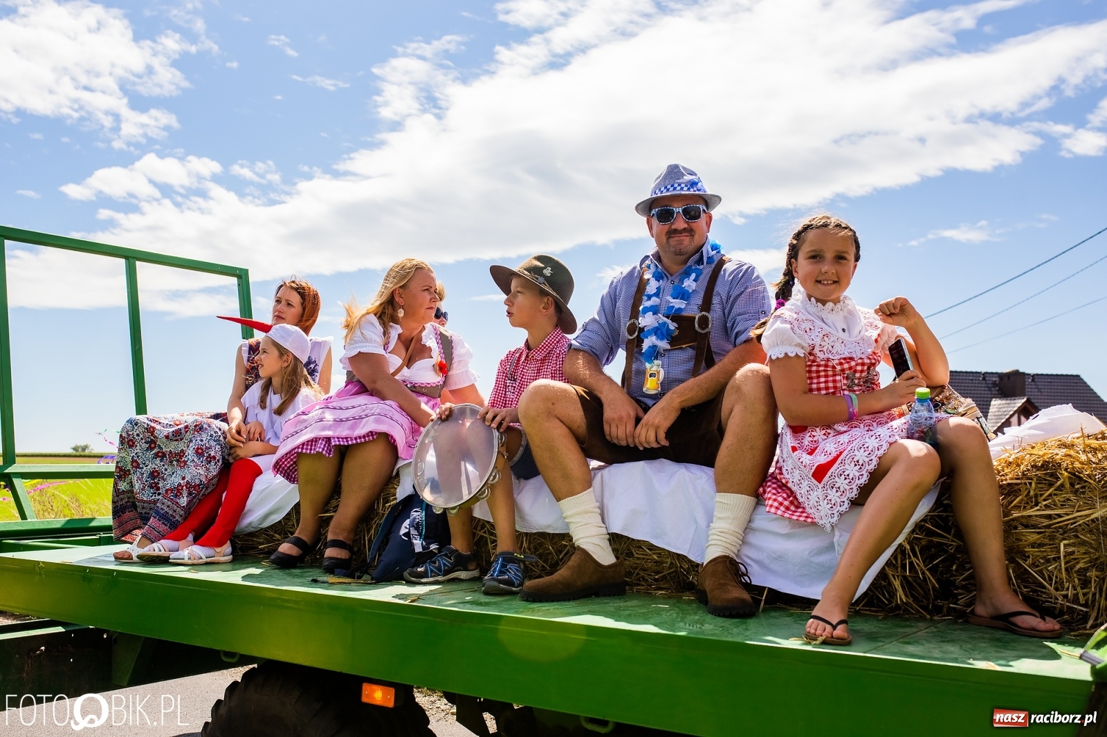 Zdjęcie w galerii na portalu naszraciborz.pl: Kolorowy korowód dożynkowy w Makowie [FOTO i WIDEO] wiadomości z regionu