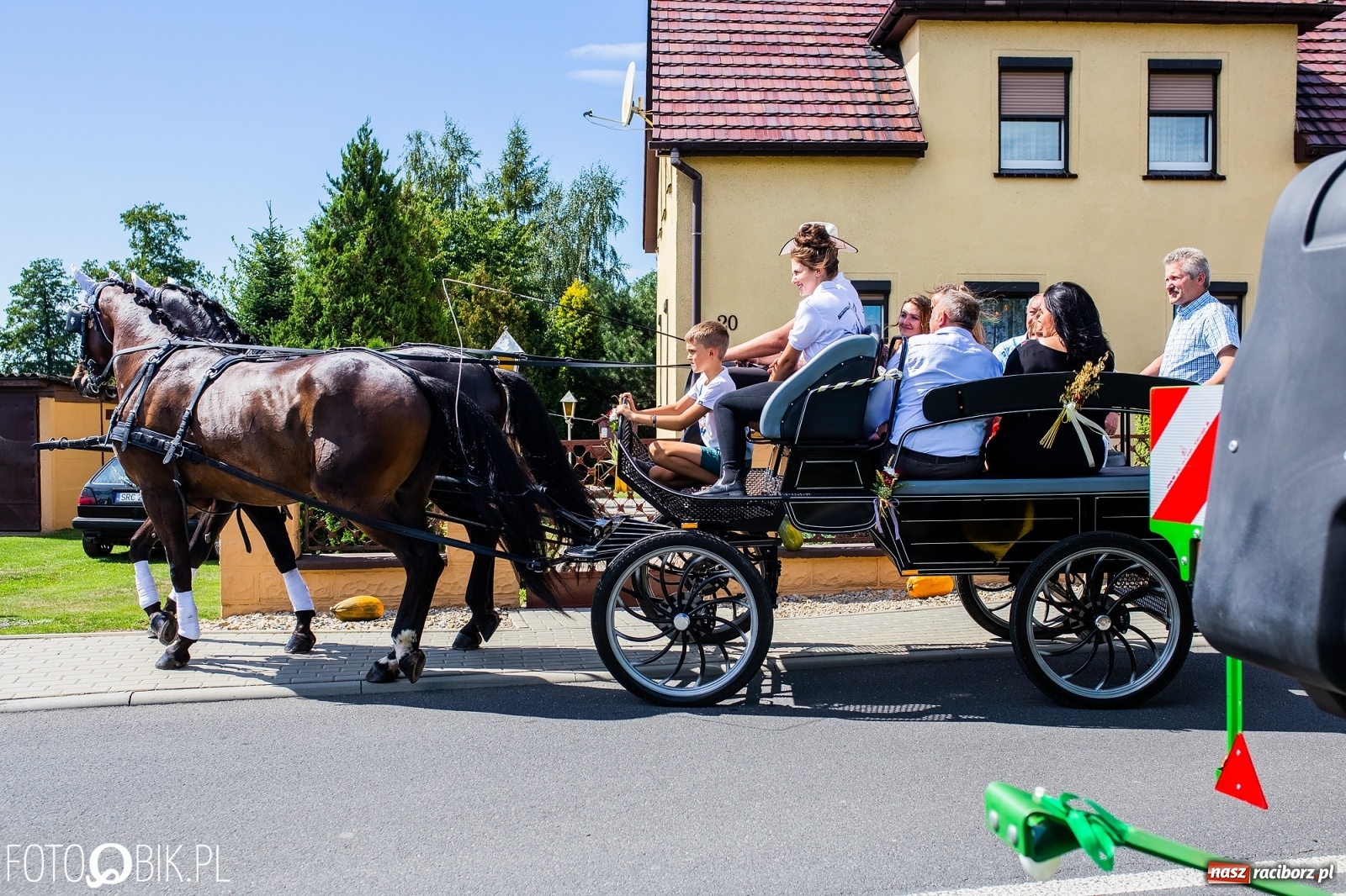 Zdjęcie w galerii na portalu naszraciborz.pl: Kolorowy korowód dożynkowy w Makowie [FOTO i WIDEO] wiadomości z regionu