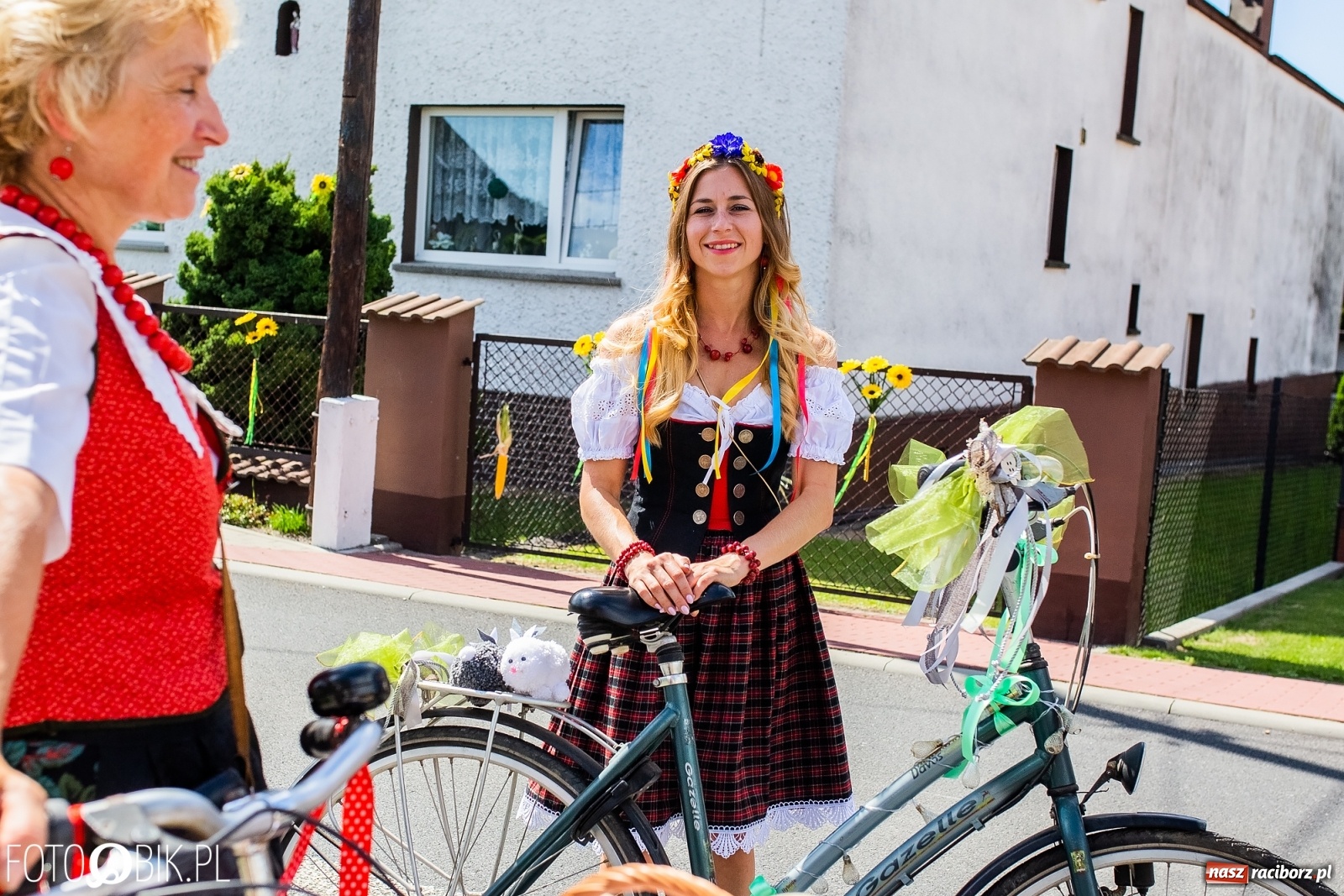 Zdjęcie w galerii na portalu naszraciborz.pl: Kolorowy korowód dożynkowy w Makowie [FOTO i WIDEO] wiadomości z regionu