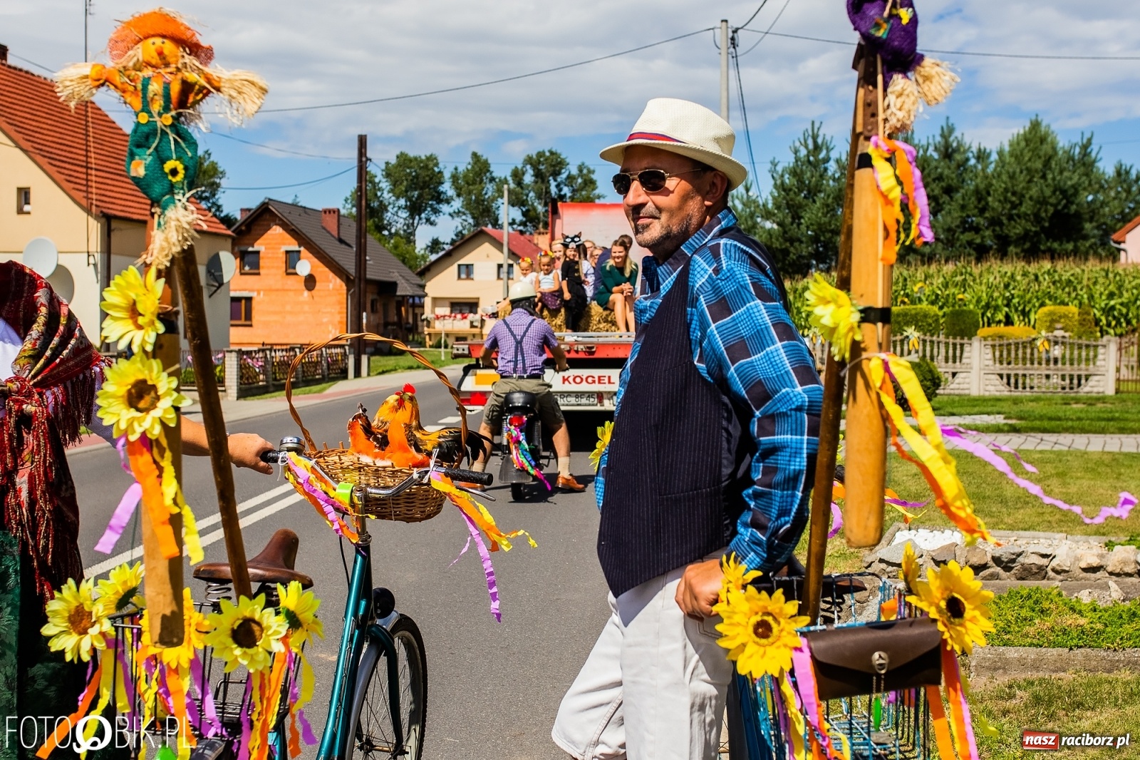 Zdjęcie w galerii na portalu naszraciborz.pl: Kolorowy korowód dożynkowy w Makowie [FOTO i WIDEO] wiadomości z regionu