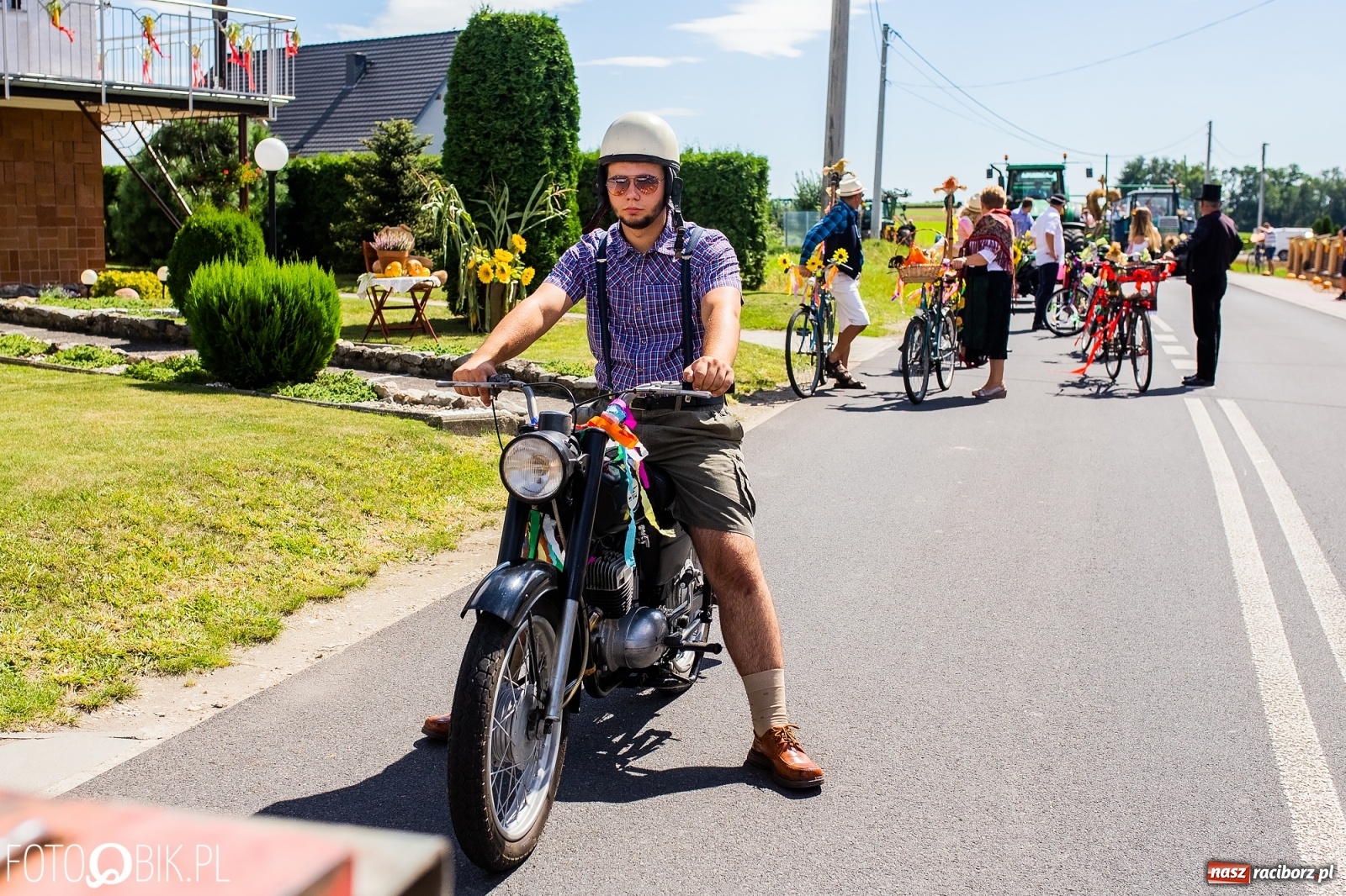 Zdjęcie w galerii na portalu naszraciborz.pl: Kolorowy korowód dożynkowy w Makowie [FOTO i WIDEO] wiadomości z regionu