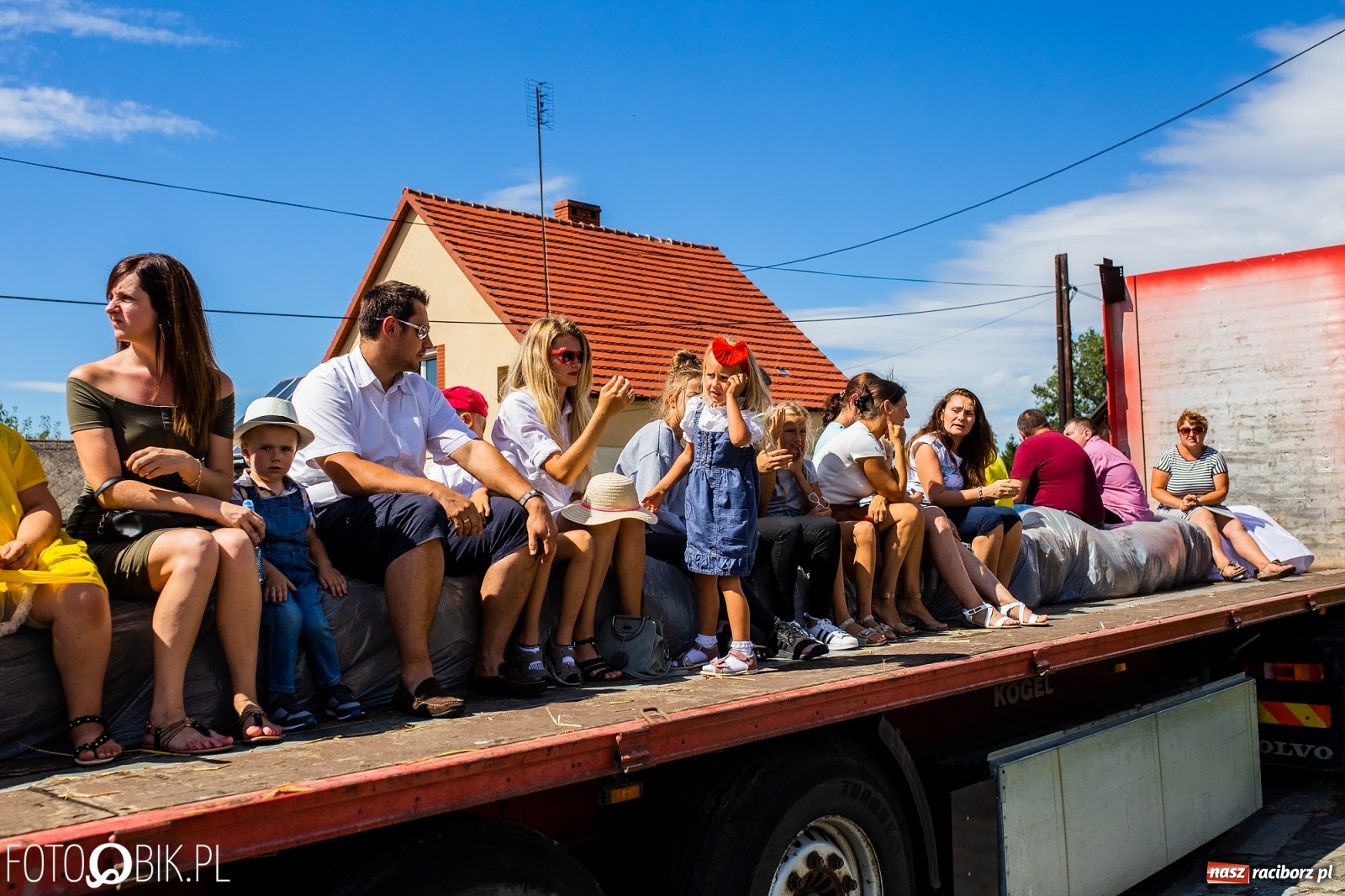 Zdjęcie w galerii na portalu naszraciborz.pl: Kolorowy korowód dożynkowy w Makowie [FOTO i WIDEO] wiadomości z regionu