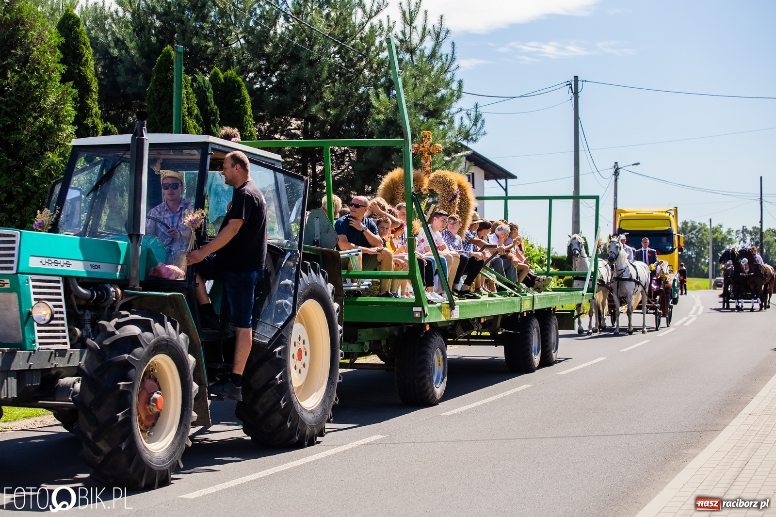 Zdjęcie w galerii na portalu naszraciborz.pl: Kolorowy korowód dożynkowy w Makowie [FOTO i WIDEO] wiadomości z regionu