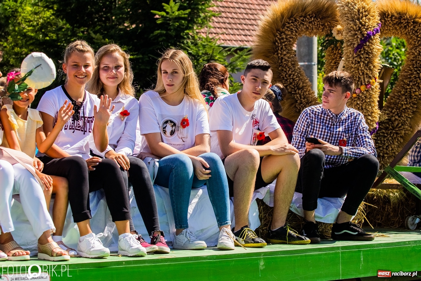 Zdjęcie w galerii na portalu naszraciborz.pl: Kolorowy korowód dożynkowy w Makowie [FOTO i WIDEO] wiadomości z regionu