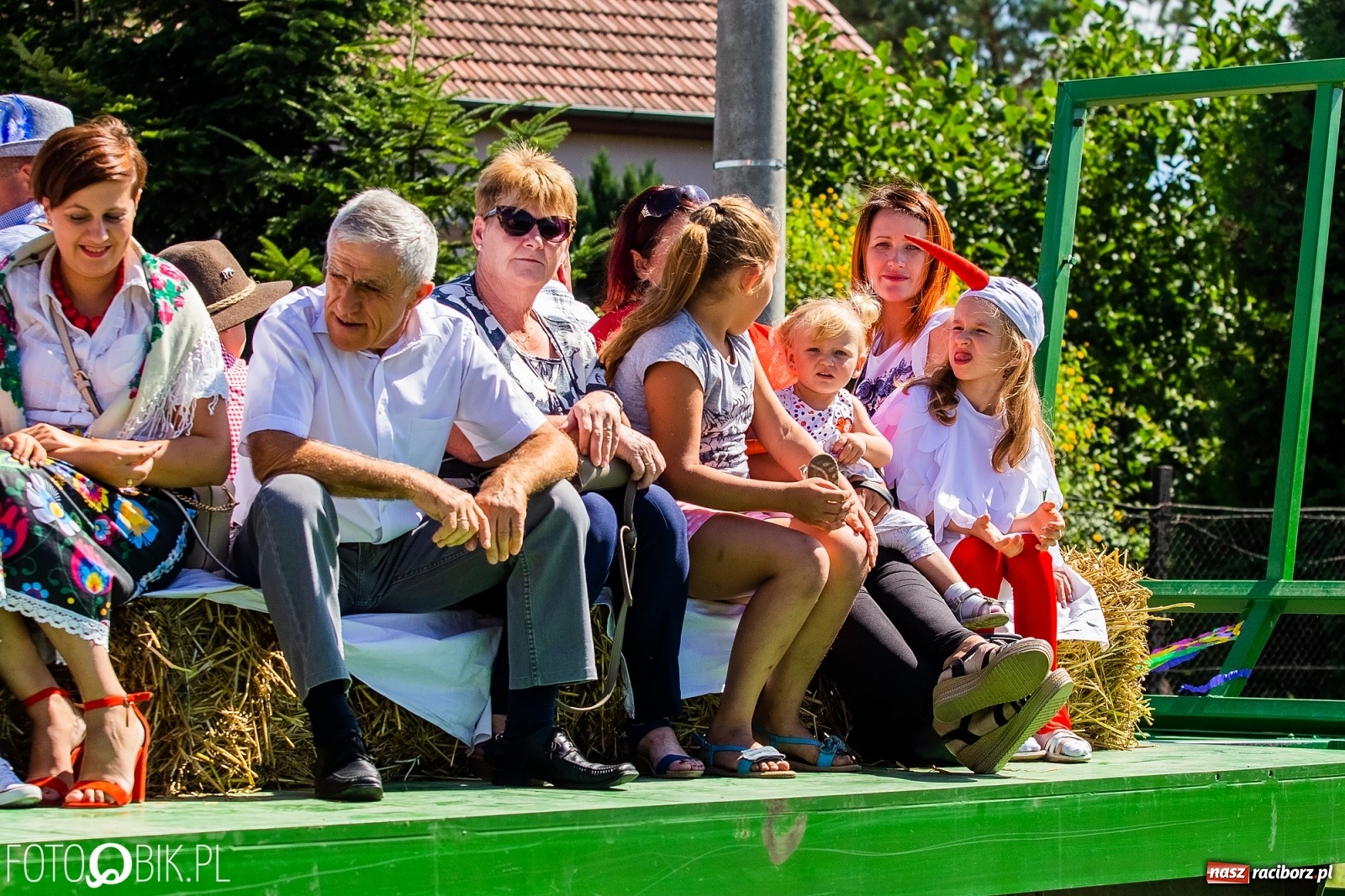 Zdjęcie w galerii na portalu naszraciborz.pl: Kolorowy korowód dożynkowy w Makowie [FOTO i WIDEO] wiadomości z regionu