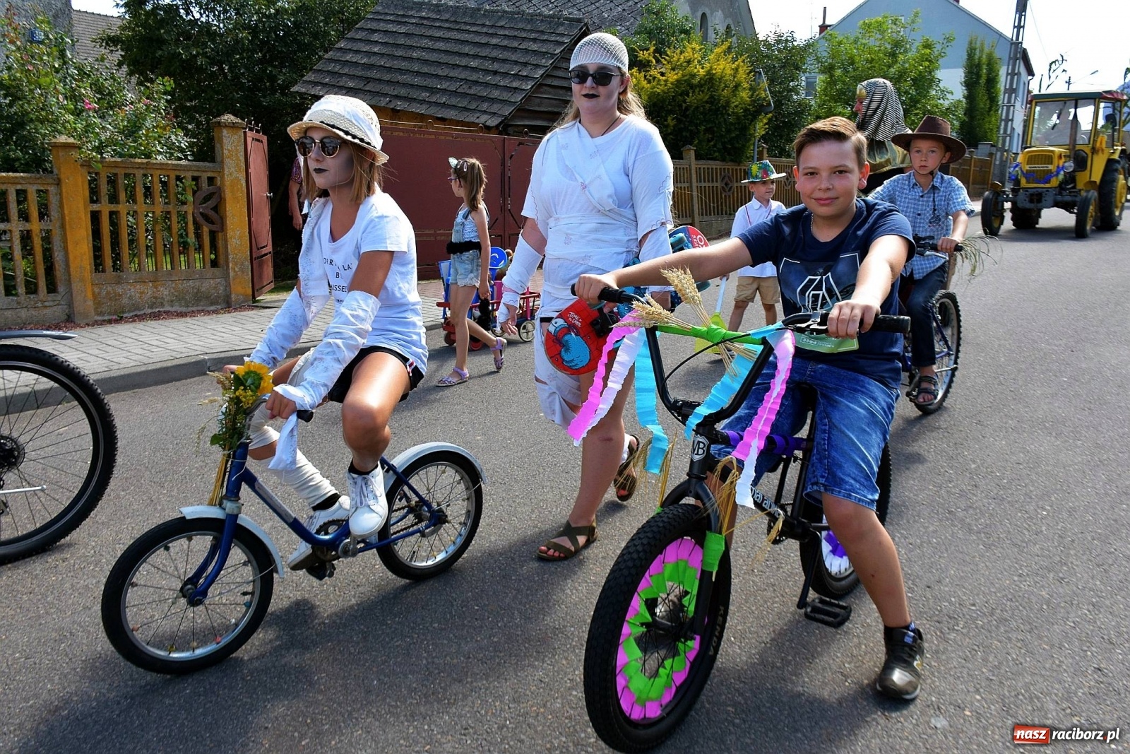 Zdjęcie w galerii na portalu naszraciborz.pl: Dożynki 2019. W Bolesławiu jak na plaży [FOTO i WIDEO]  wiadomości z regionu