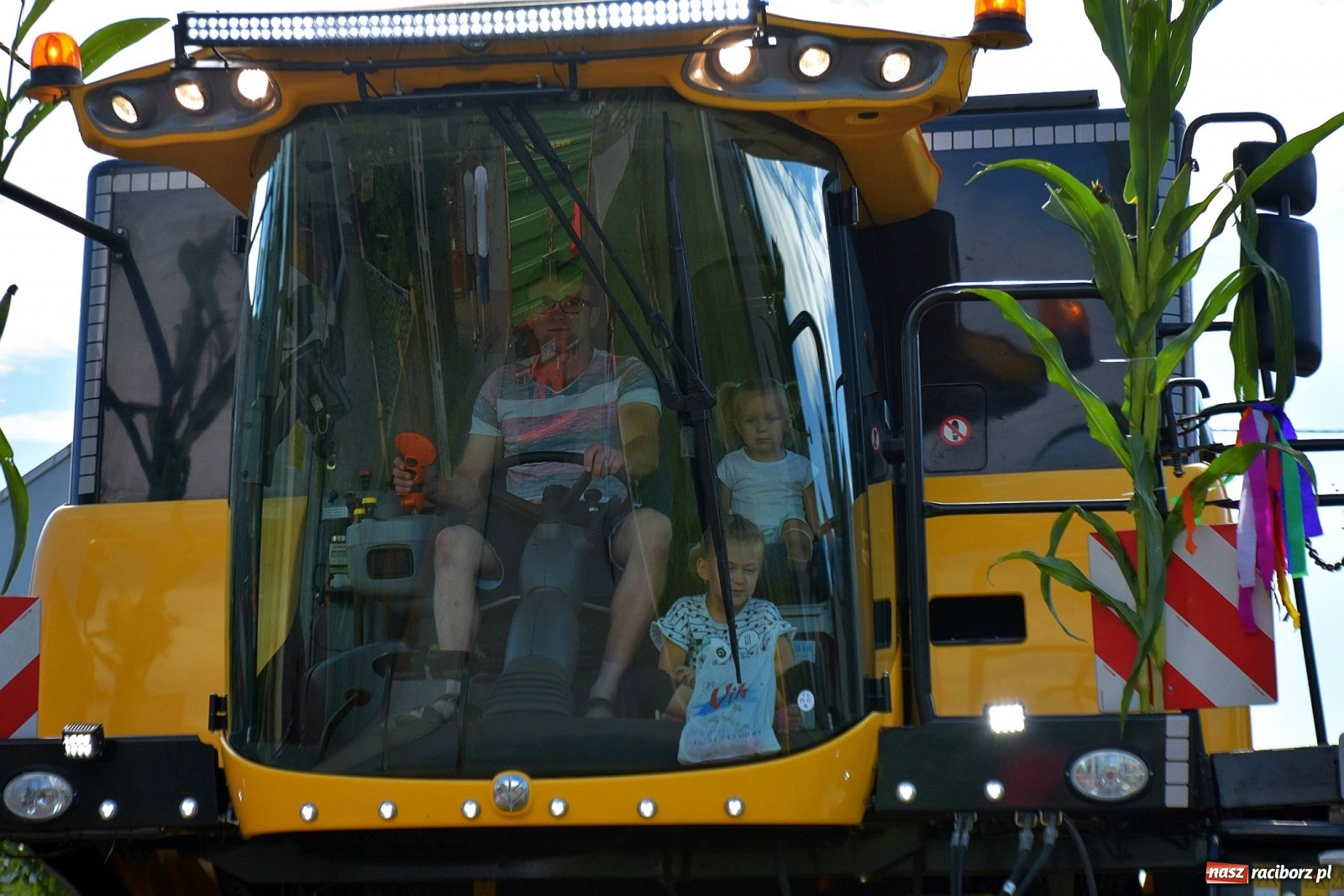 Zdjęcie w galerii na portalu naszraciborz.pl: Dożynki 2019. W Bolesławiu jak na plaży [FOTO i WIDEO]  wiadomości z regionu