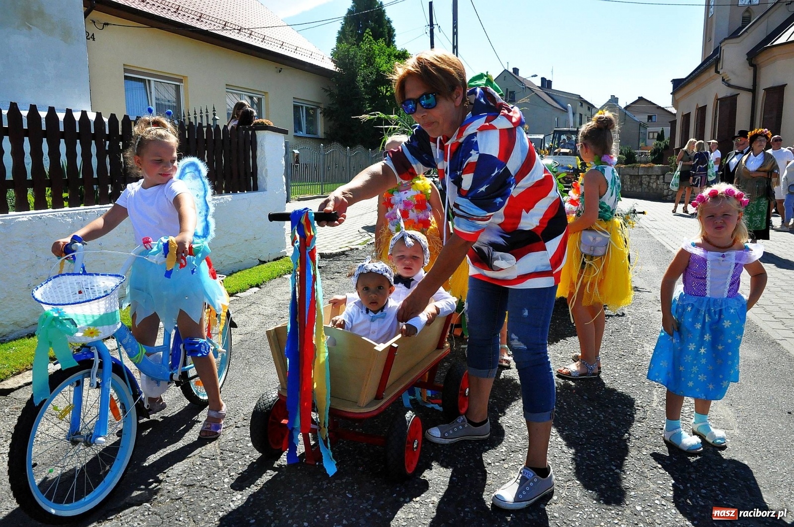 Zdjęcie w galerii na portalu naszraciborz.pl: Dożynki 2019. Chcemy żyć! Roszków wolny od GMO [FOTO i WIDEO] wiadomości z regionu