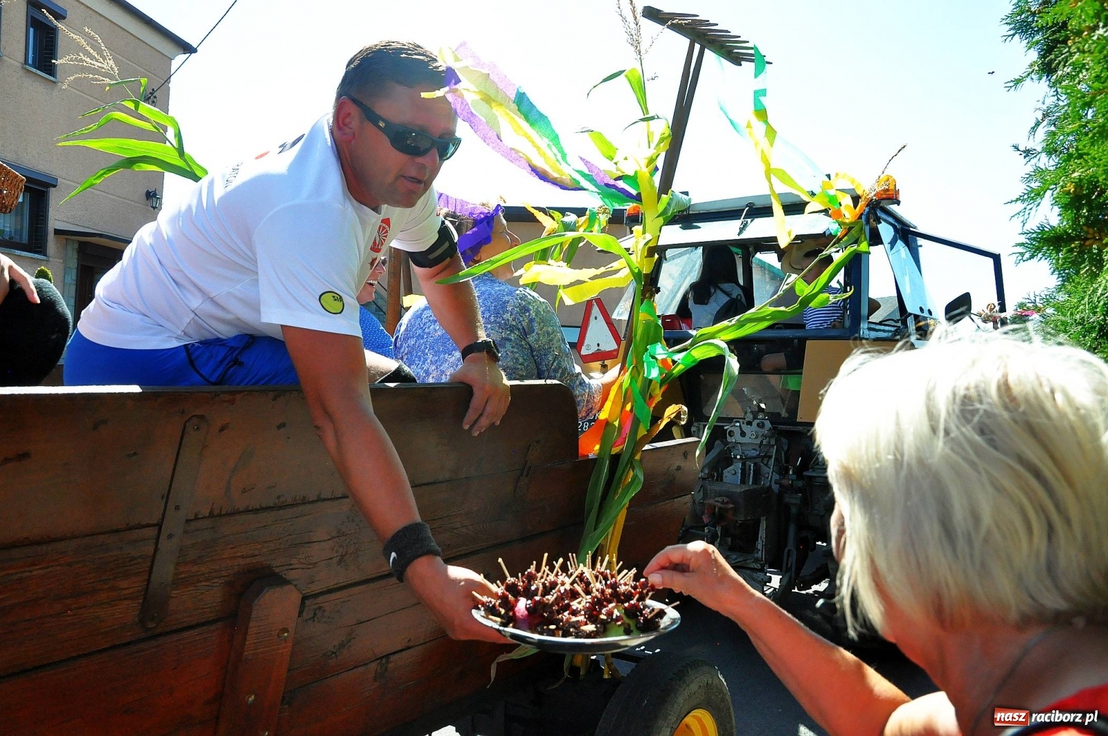 Zdjęcie w galerii na portalu naszraciborz.pl: Dożynki 2019. Chcemy żyć! Roszków wolny od GMO [FOTO i WIDEO] wiadomości z regionu