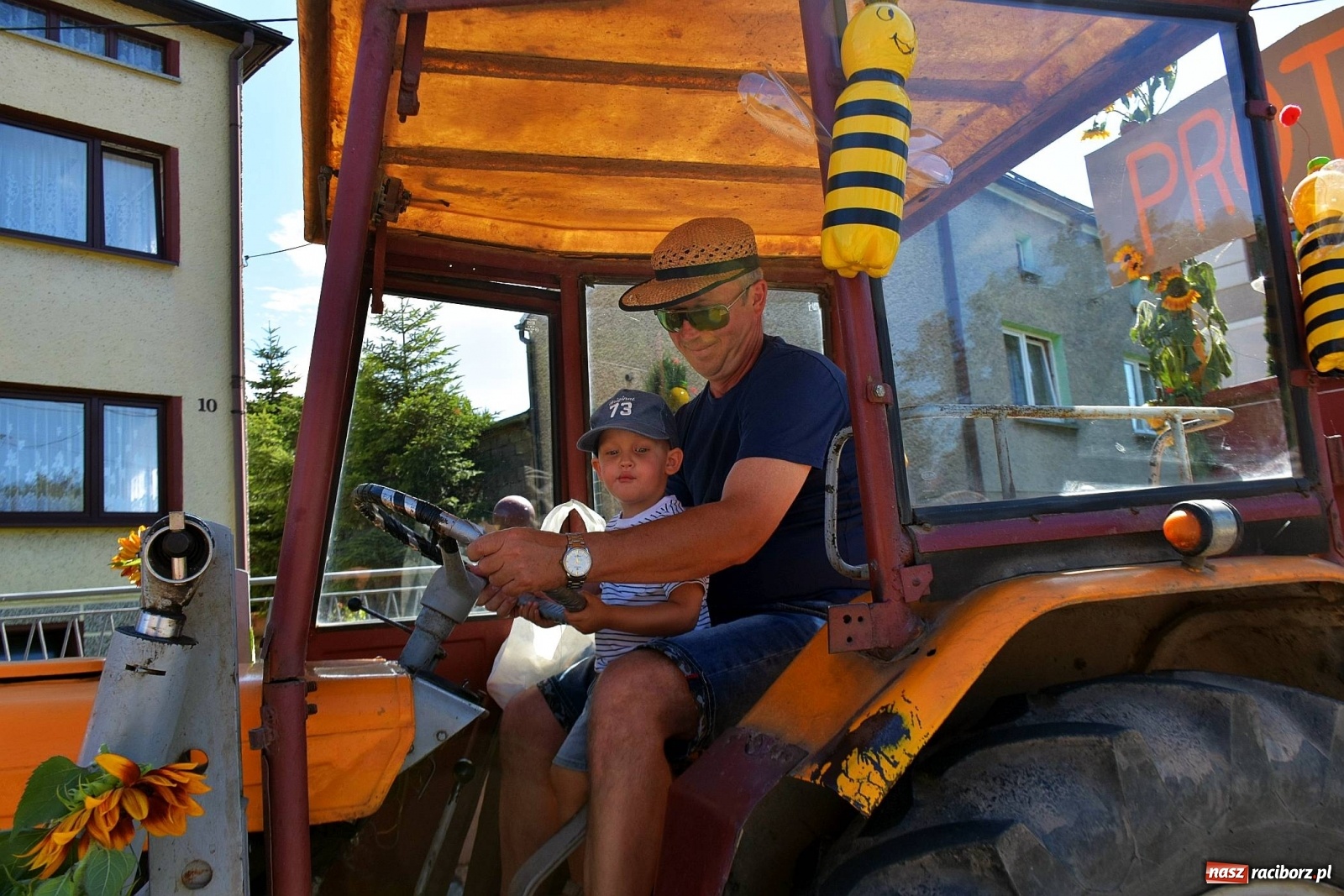 Zdjęcie w galerii na portalu naszraciborz.pl: Dożynki 2019. Chcemy żyć! Roszków wolny od GMO [FOTO i WIDEO] wiadomości z regionu